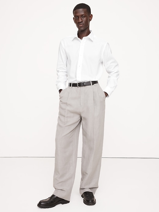 Standard-Fit Wrinkle-Resistant Dress Shirt