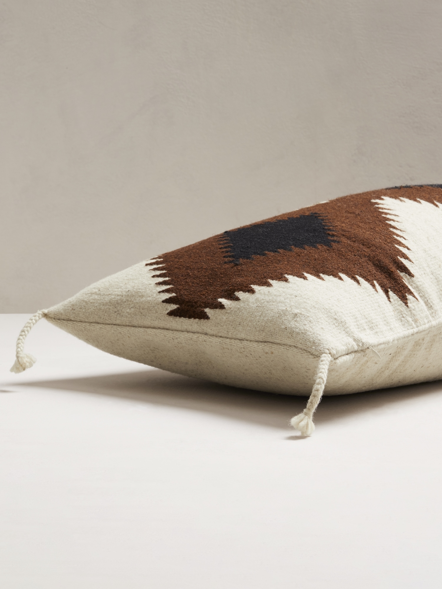 Valle Pillow &#124 Coutume