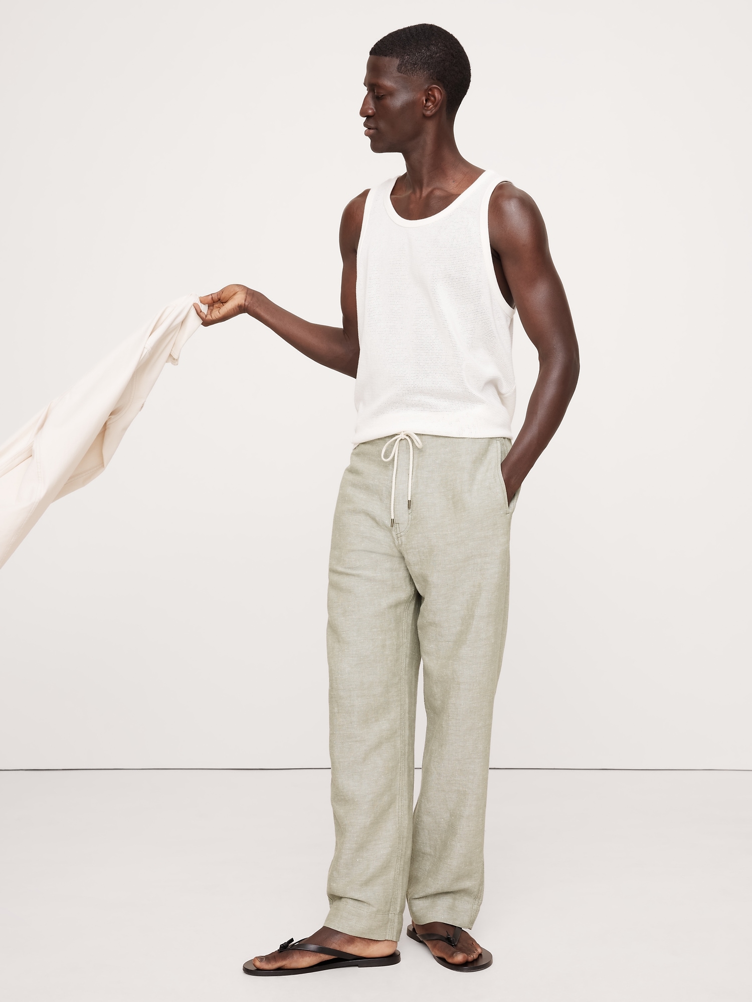 Мужские брюки Banana Republic Relaxed Linen-Cotton Pull-On Beach Pant, цвет: Светлый оливковый зелёный