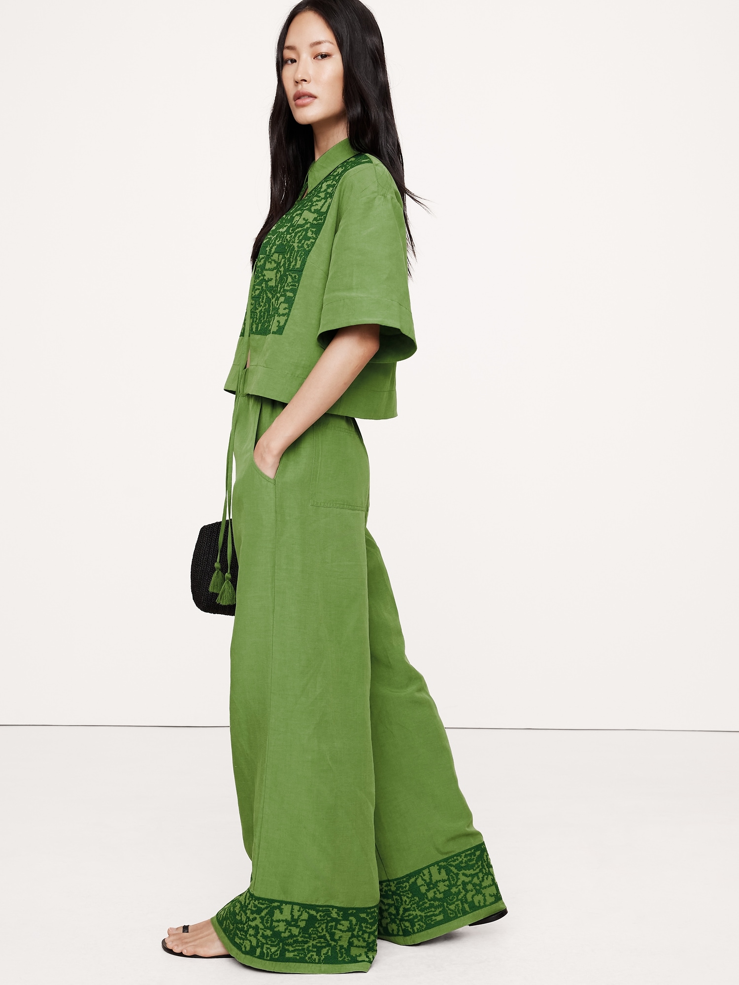 High-Rise Wide-Leg Embroidered Tencel™-Linen Pull-On Pant