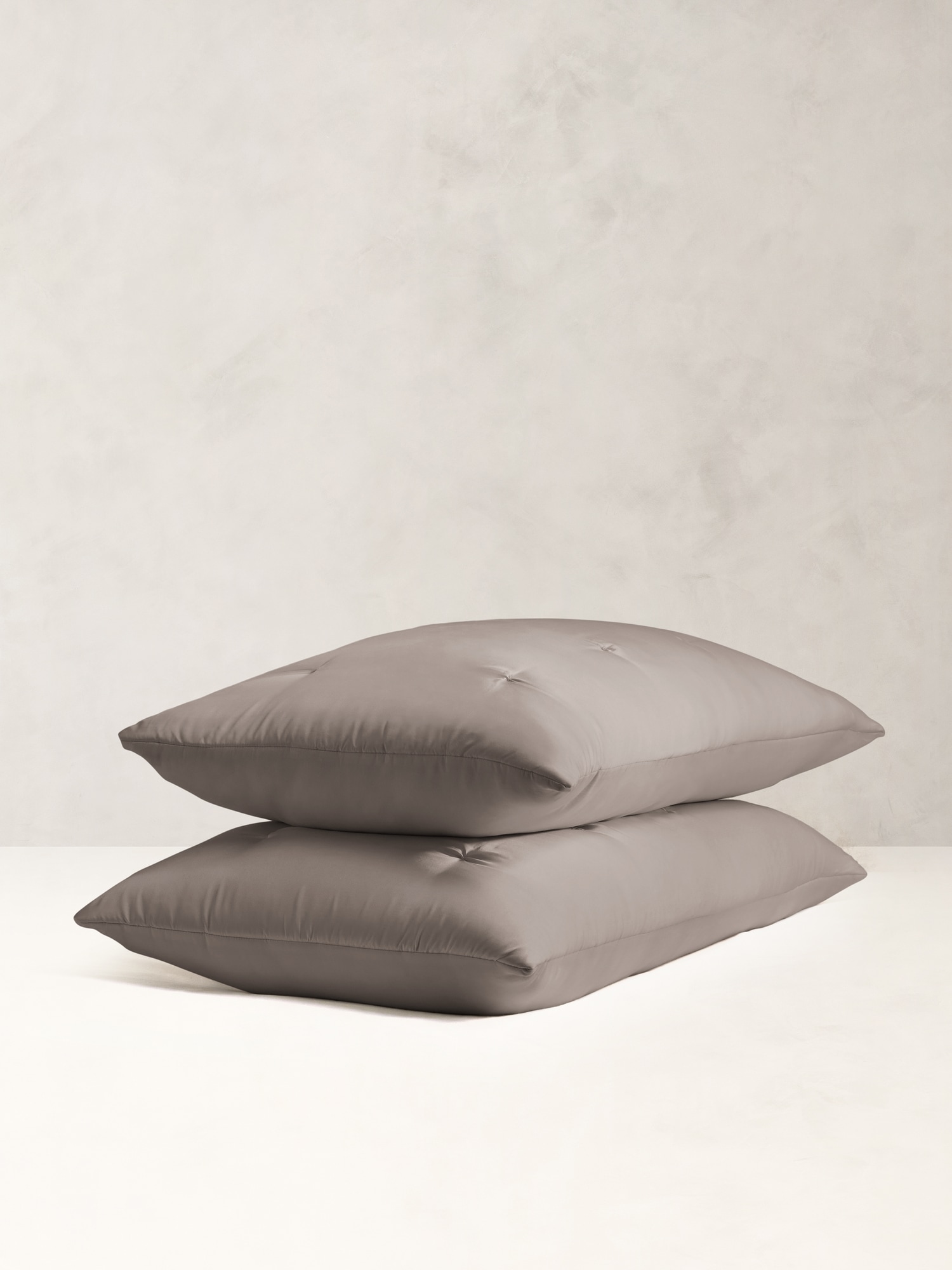 Image number 1 showing, Lofty Silk Shams