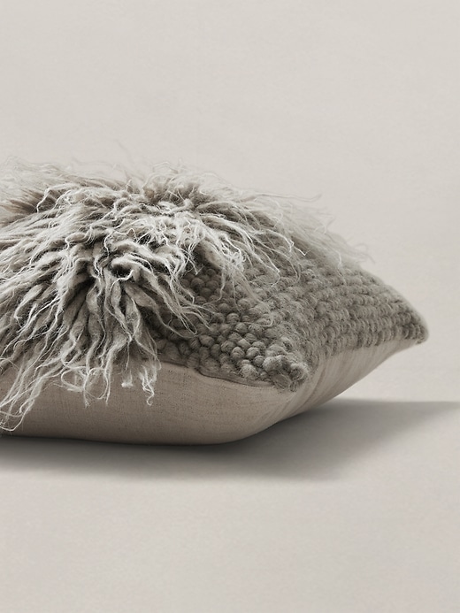 Lizhnyk Fuzzy Pillow