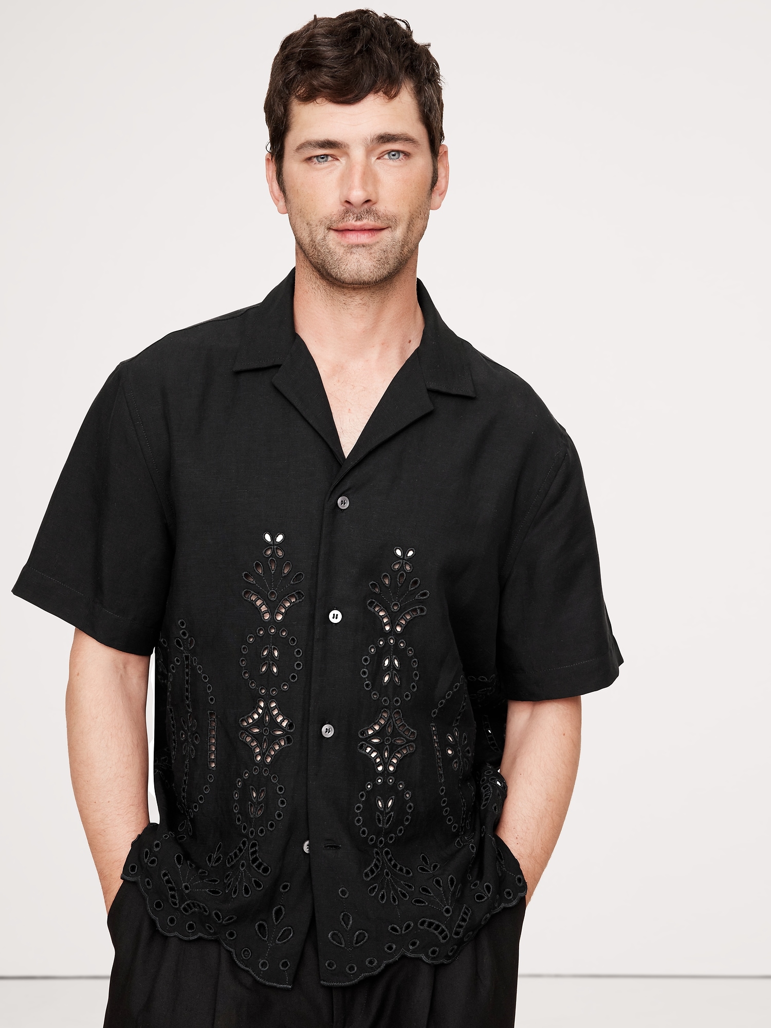 Standard-Fit Embroidered Tencel™-Linen Resort Shirt