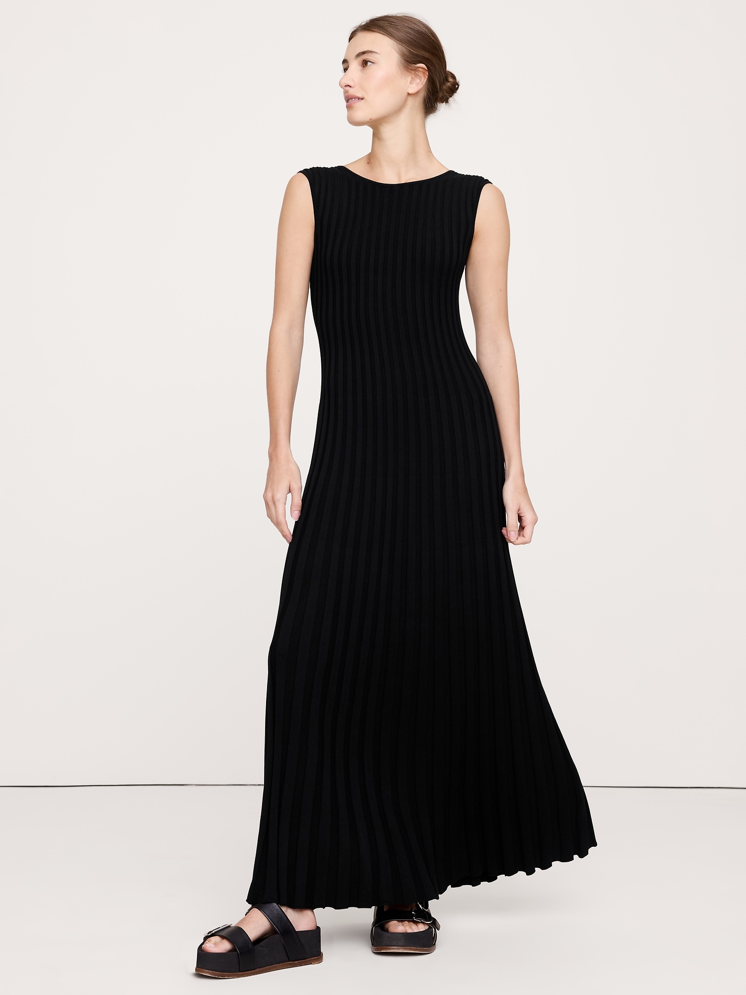 SCULPTED RIBBED BACKLESS MAXI DRESS