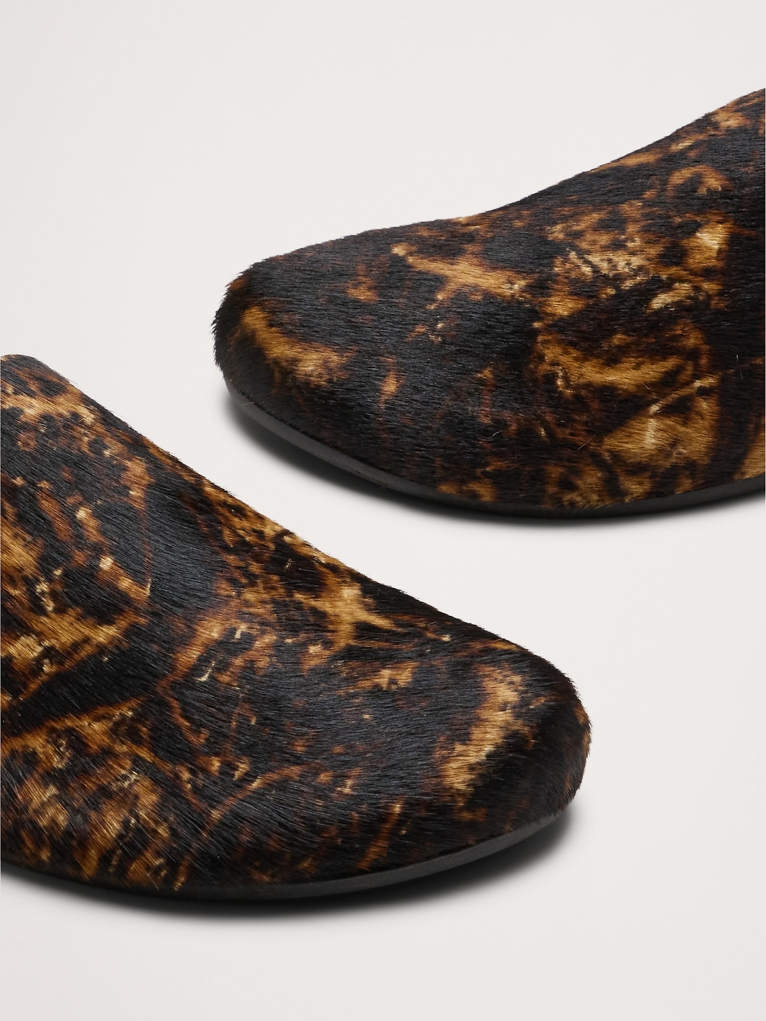 Image number 5 showing, LEATHER CLOG