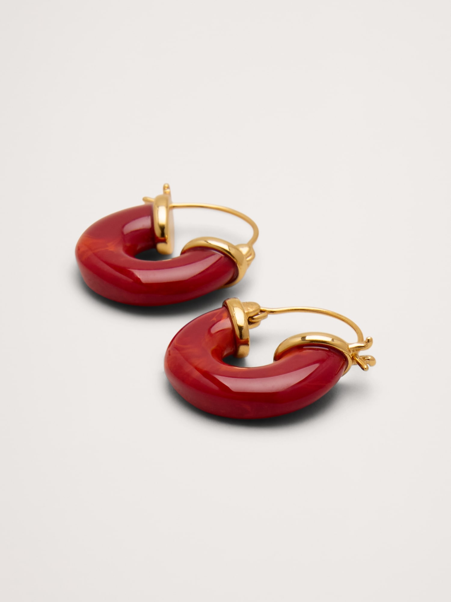 Image number 5 showing, Petit Swell Hoop Earrings by Anni Lu