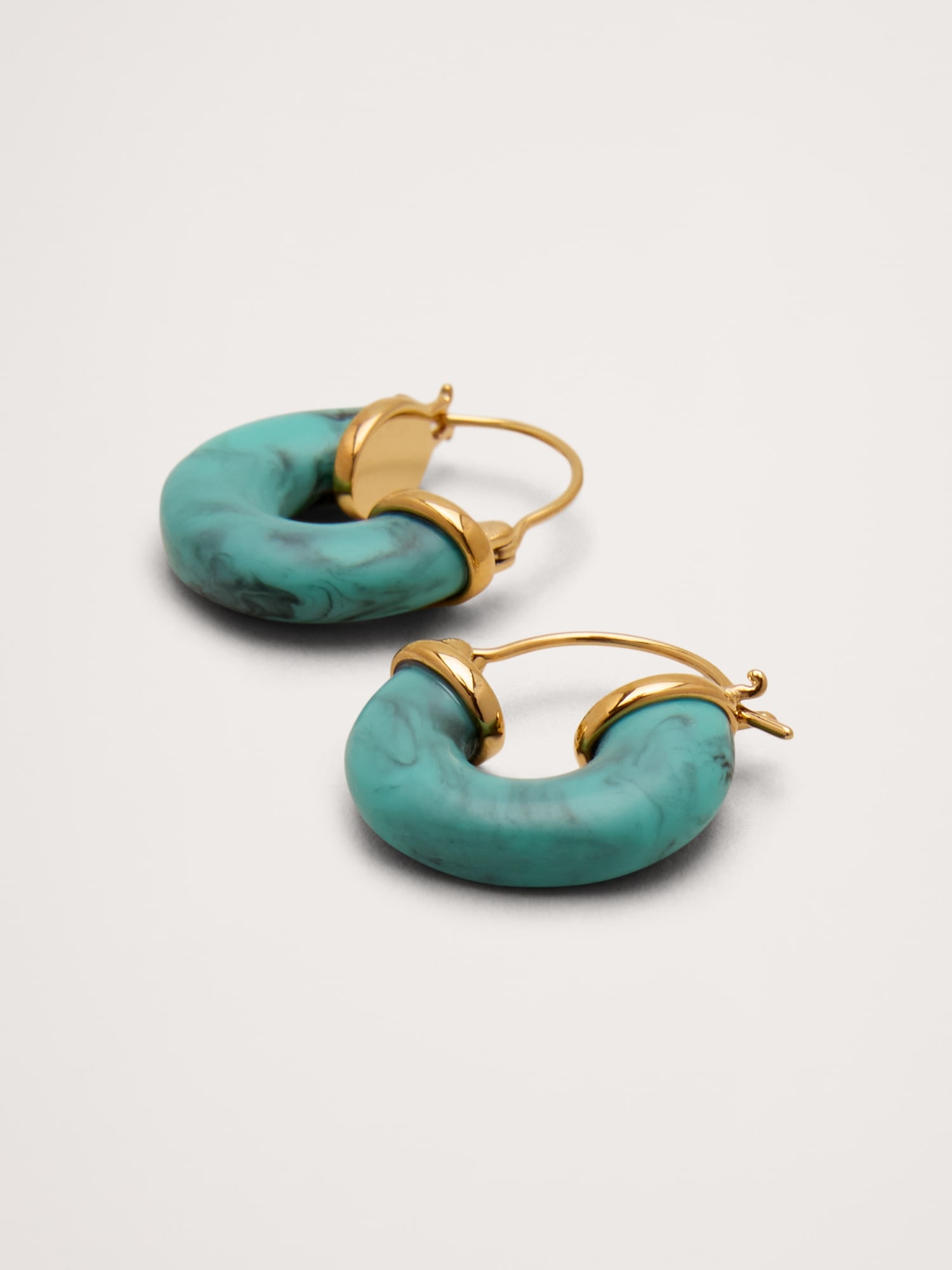 Image number 3 showing, Petit Swell Hoop Earrings by Anni Lu