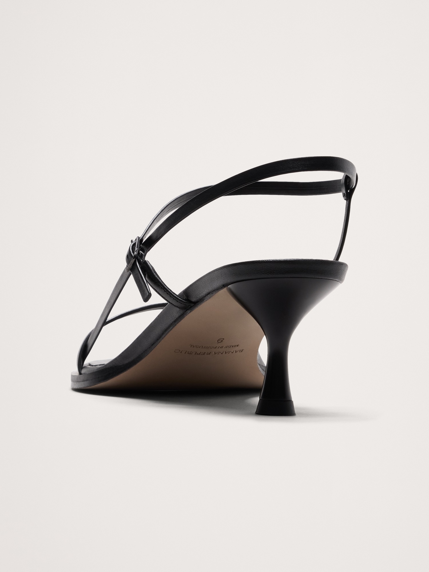 Женские сандалии Banana Republic Kitten-Heel Sandal, цвет: Чёрный кожаный — фото 4