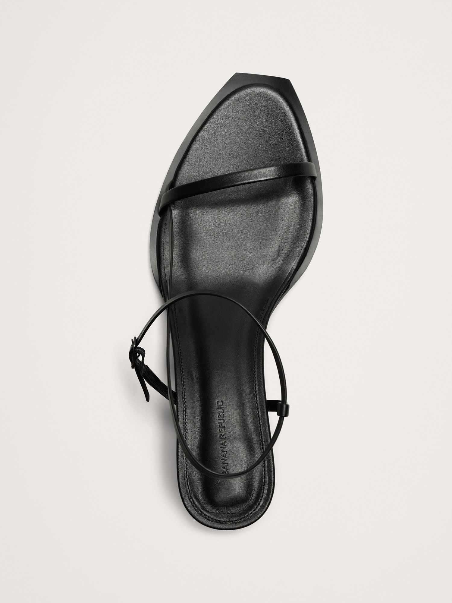 Женские сандалии Banana Republic Kitten-Heel Sandal, цвет: Чёрный кожаный — фото 5