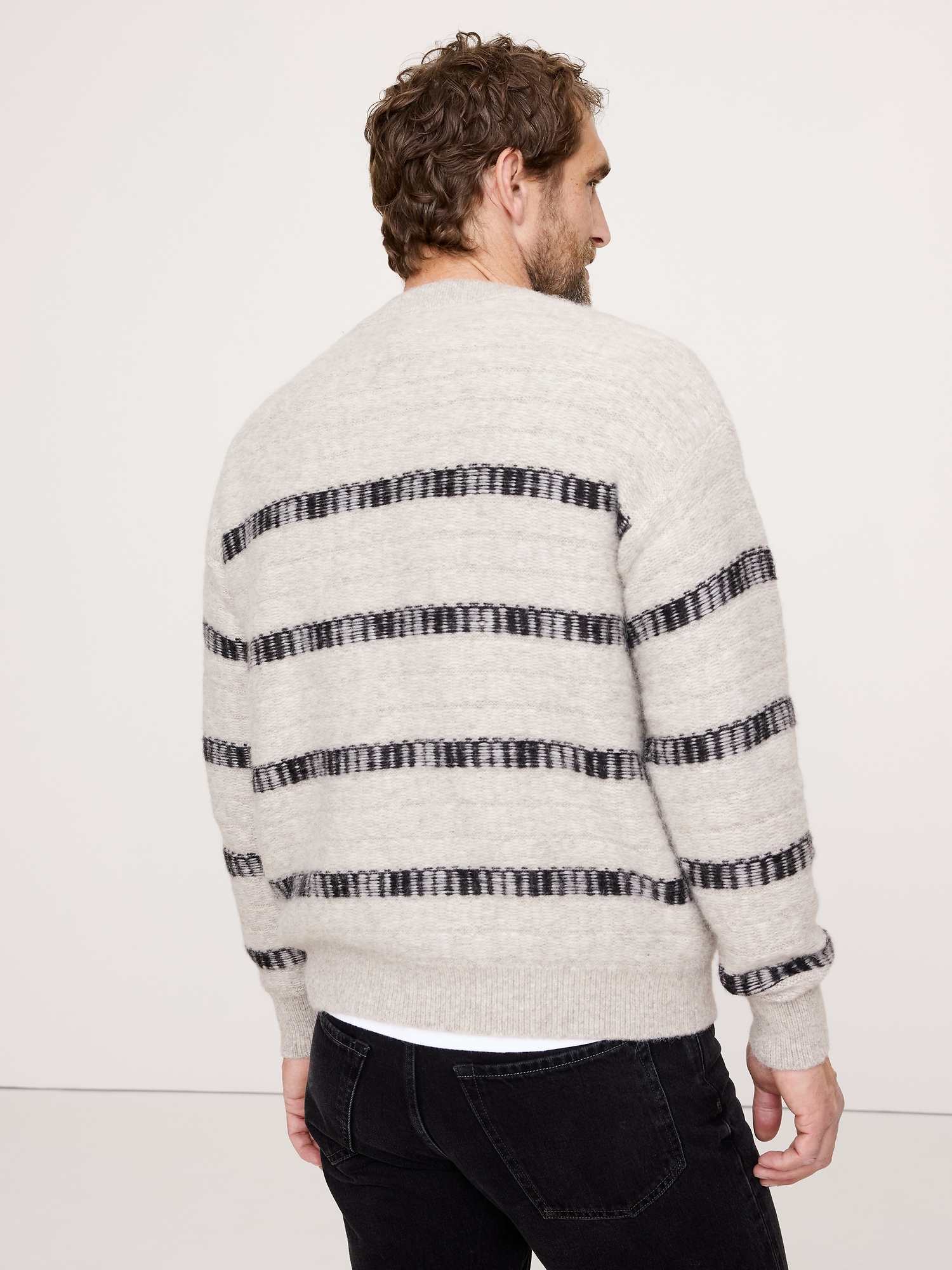 Мужской свитер Banana Republic Jacquard Stripe V-Neck, цвет: Натуральный бежевый — фото 2