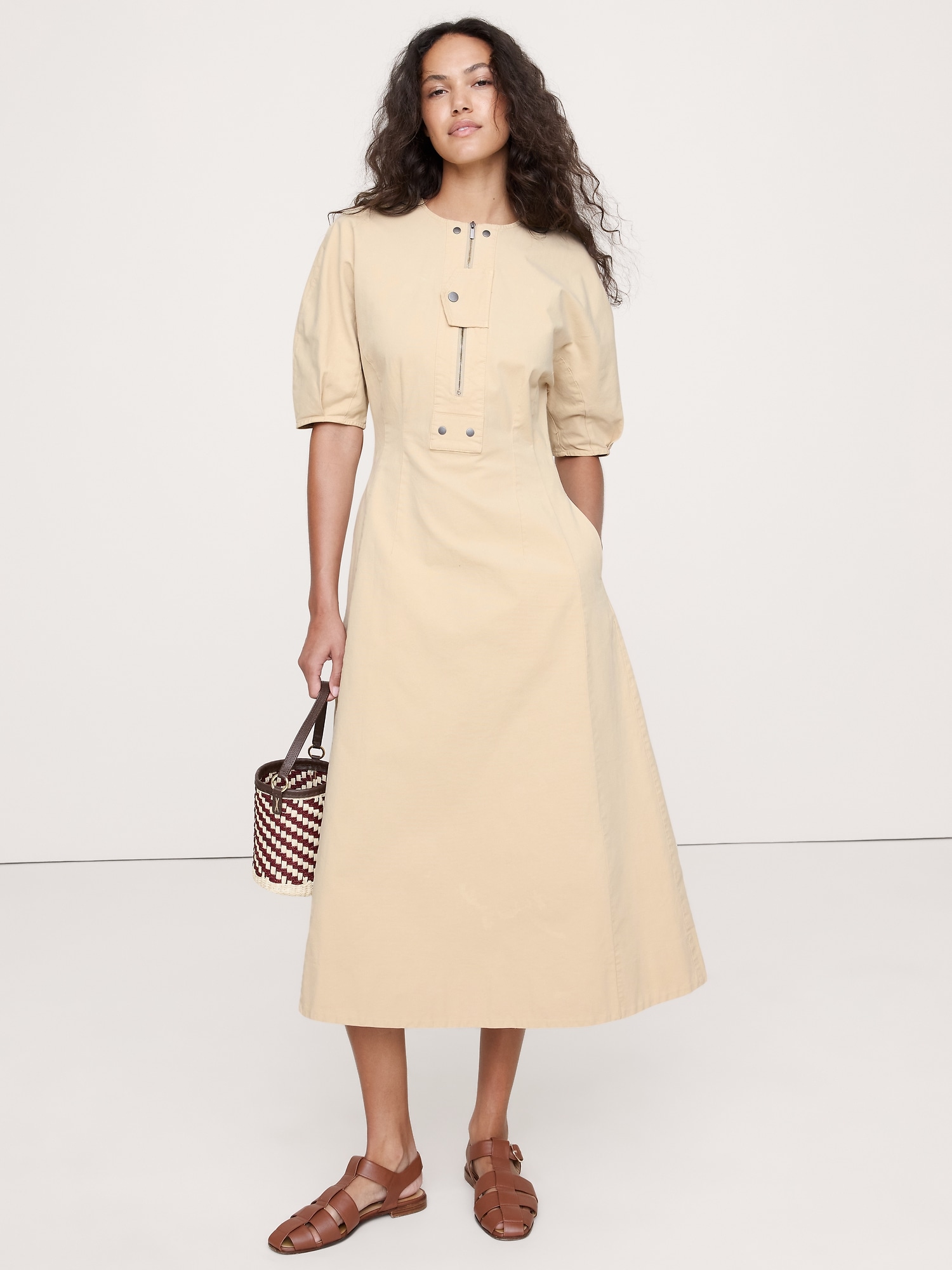 STRETCH-COTTON TWILL UTILITY MIDI DRESS - Cashew Cream