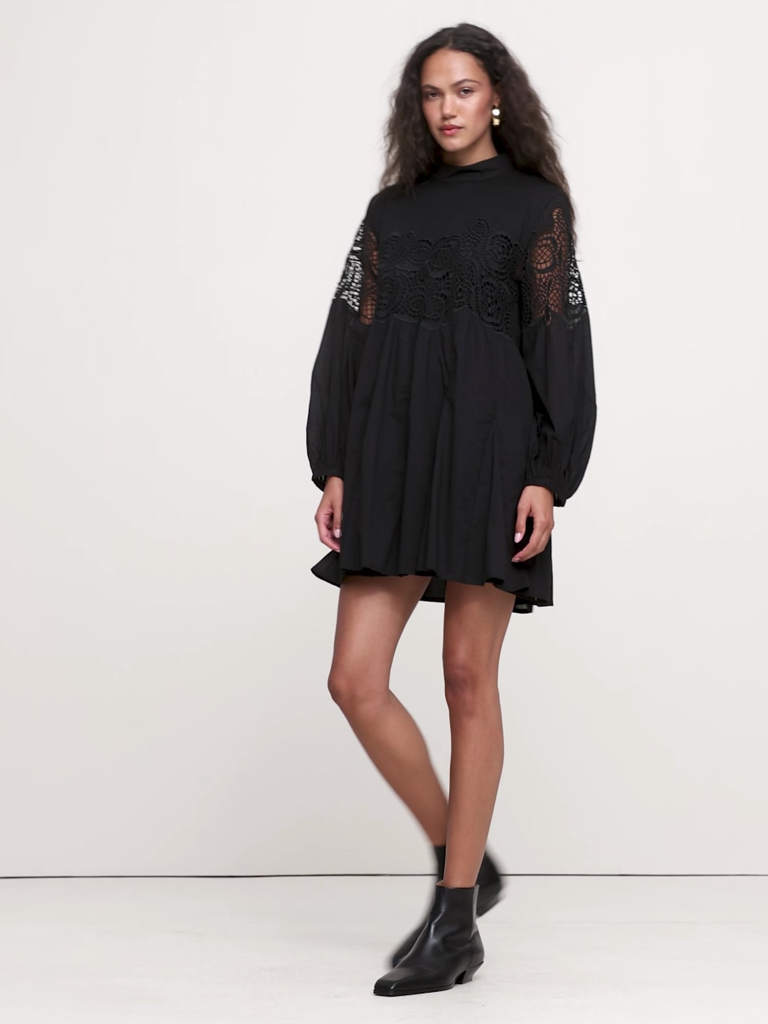 Image number 2 showing, COTTON & LACE MOCK-NECK DRESS WITH REMOVABLE BELT BAG