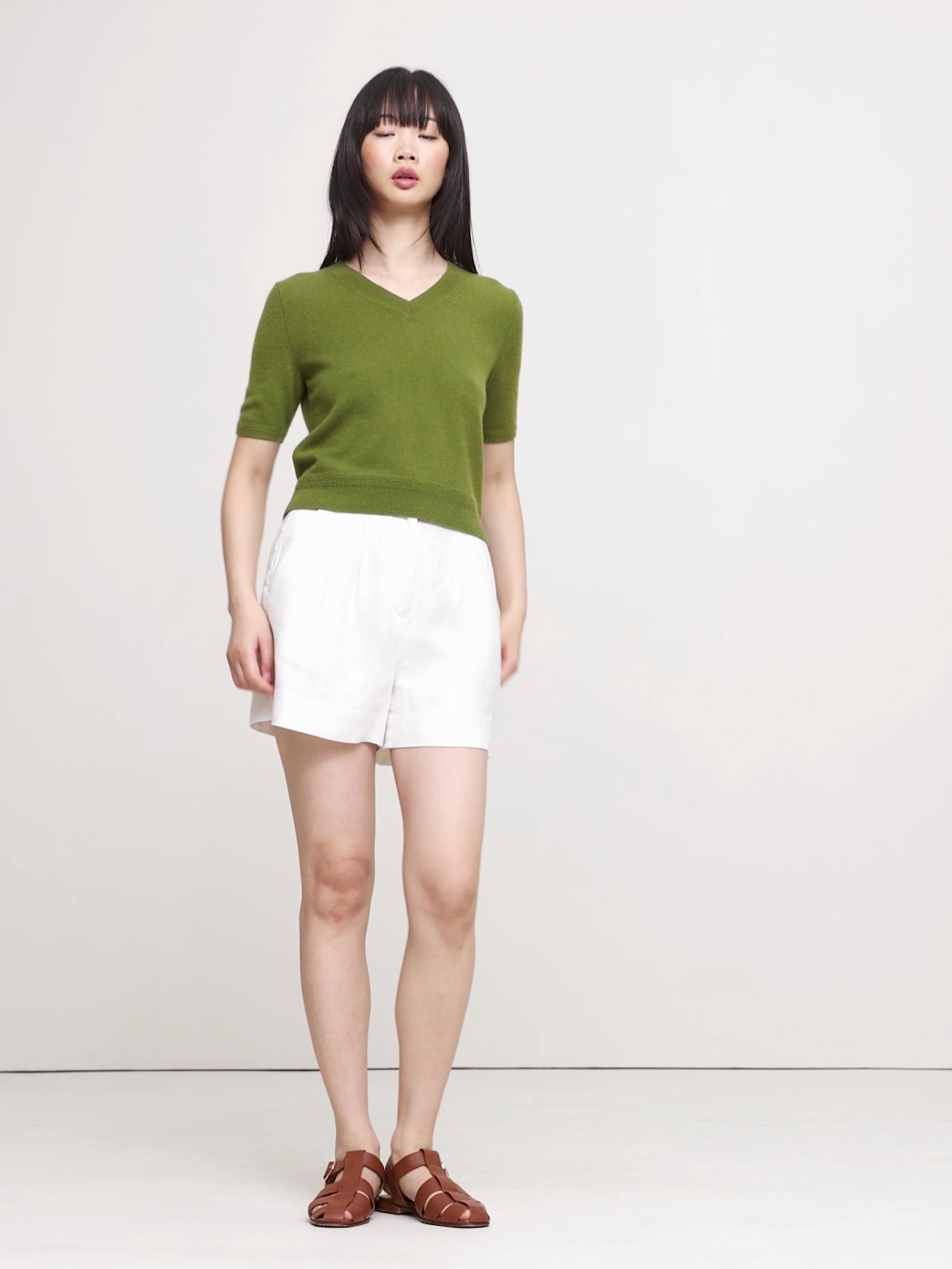 Image number 2 showing, LIGHTWEIGHT CASHMERE V-NECK SHORT-SLEEVE SWEATER