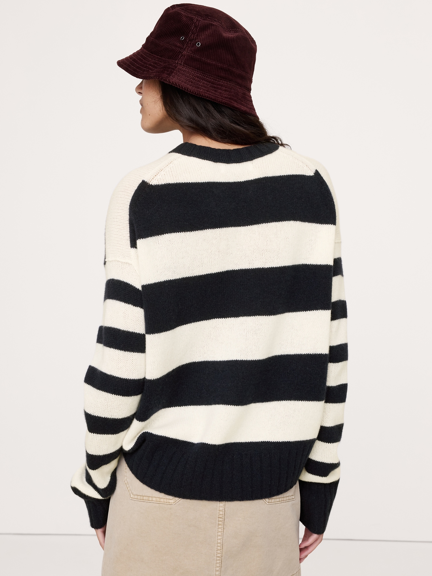 Image number 3 showing, Oversized Midweight Cashmere Crew-Neck Sweater