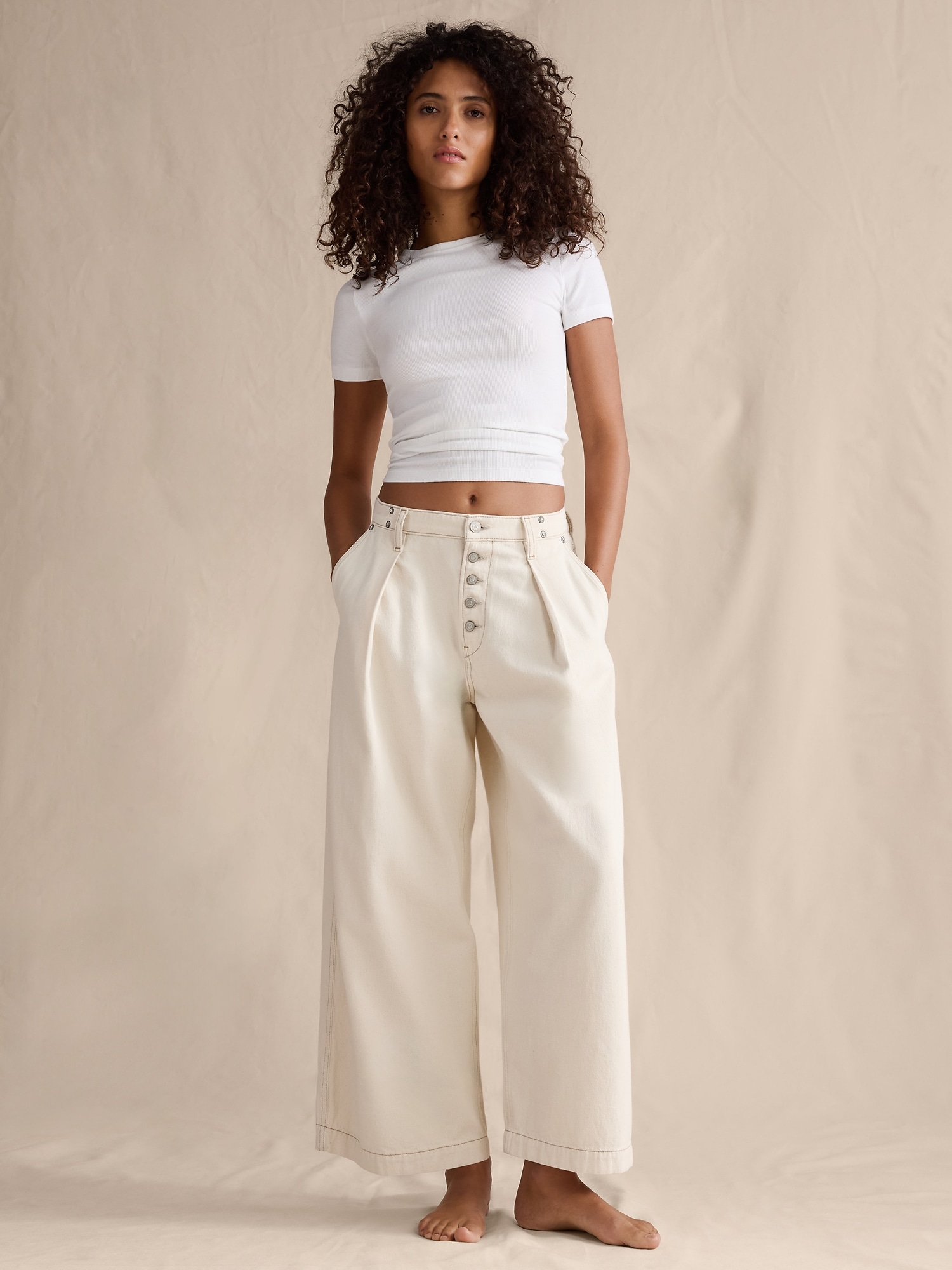 Image number 4 showing, Mid-Rise Loose Pleated Ankle Jean