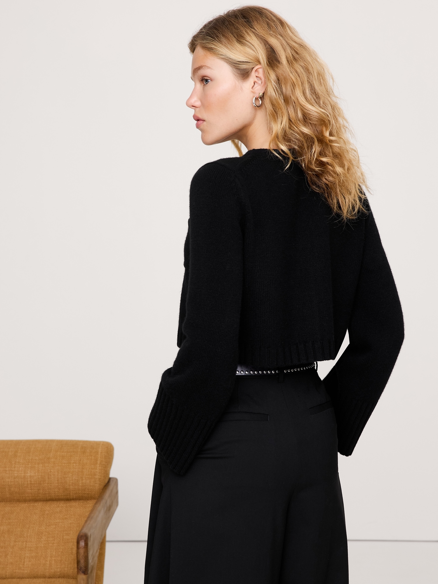 Image number 3 showing, MERINO-CASHMERE CROP CARDIGAN