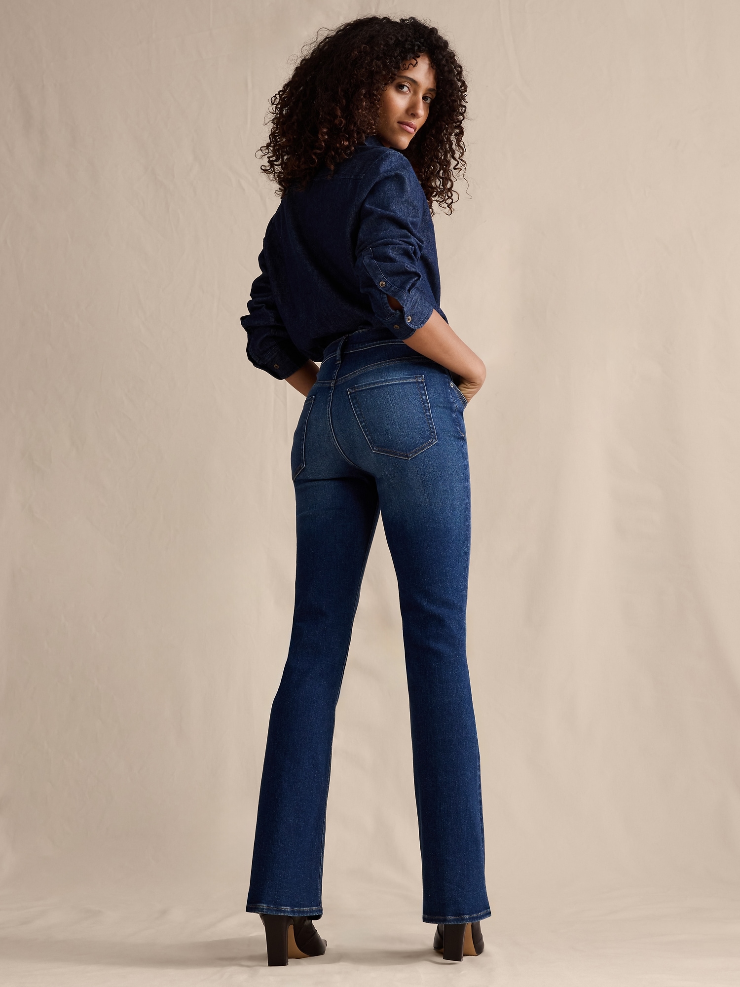 Image number 7 showing, Mid-Rise Flare Jean