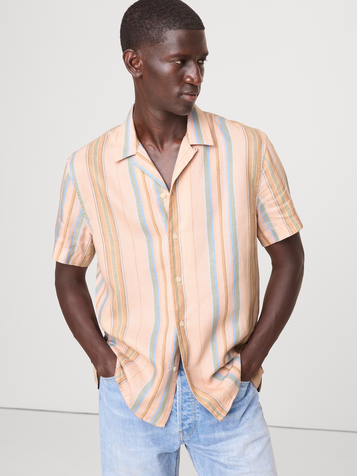 STANDARD-FIT LINEN RESORT SHIRT - Bright Pink