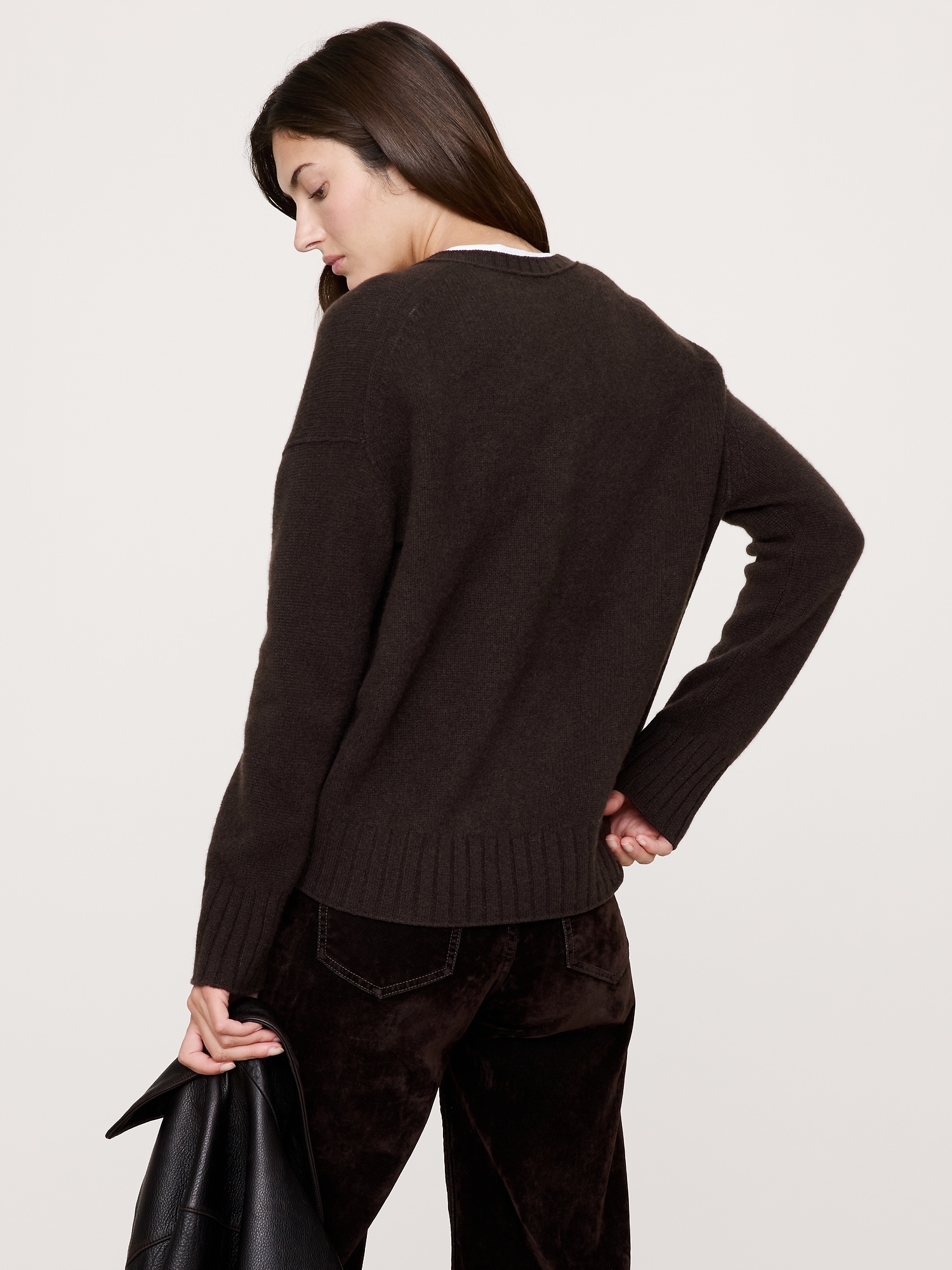 Image number 3 showing, Lightweight Cashmere Low V-Neck Sweater