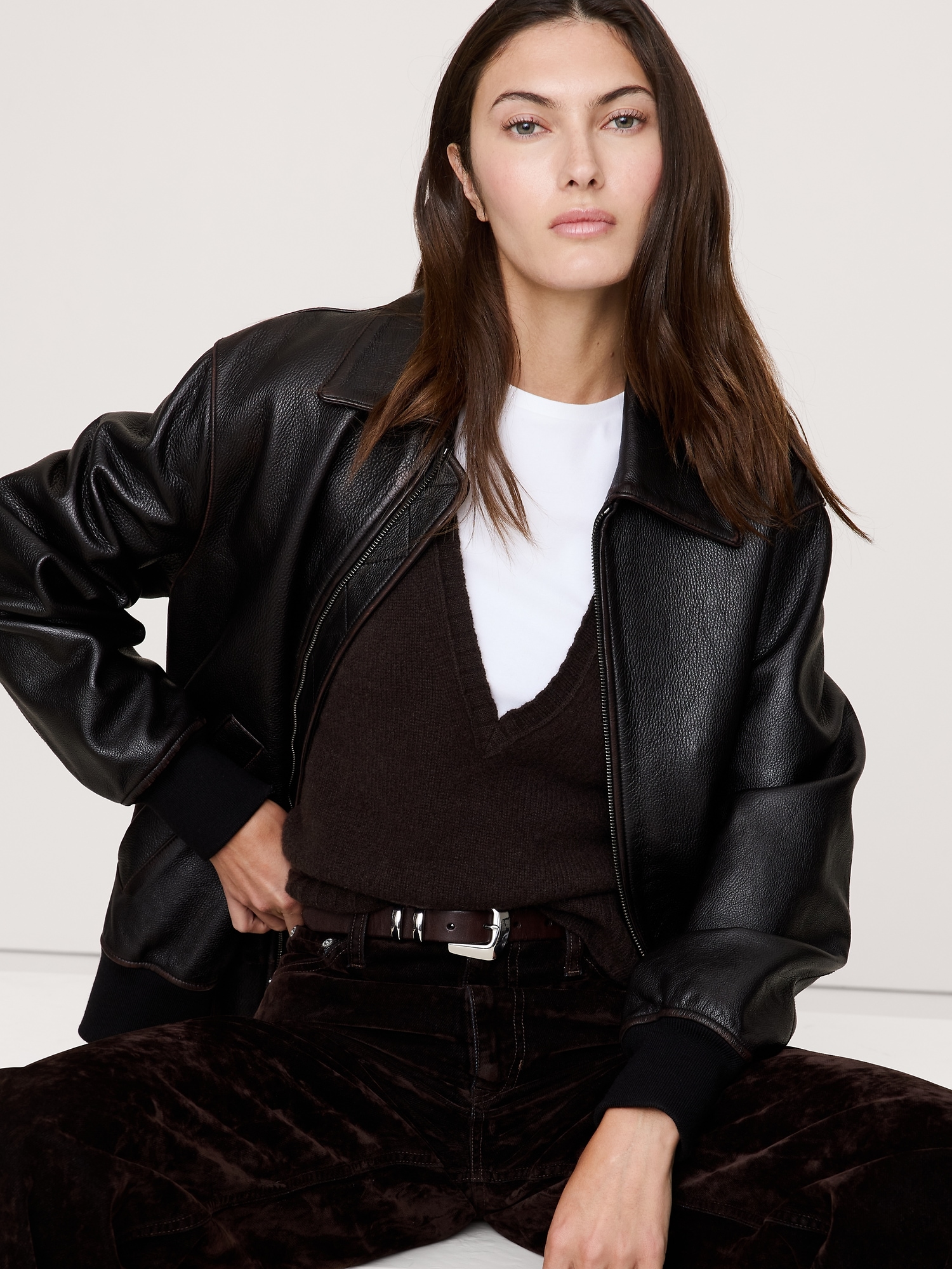 Image number 4 showing, Lightweight Cashmere Low V-Neck Sweater