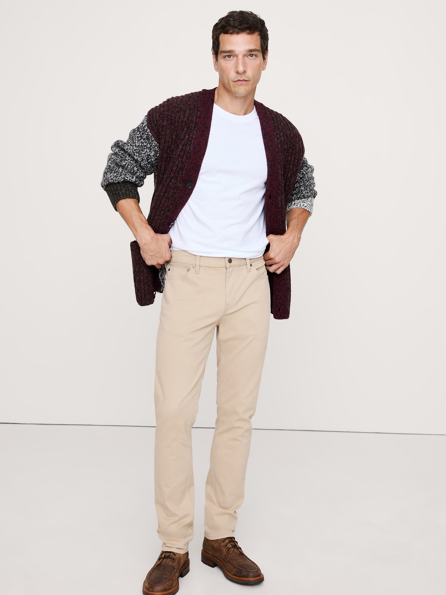 Slim Traveler Pant - Light Khaki
