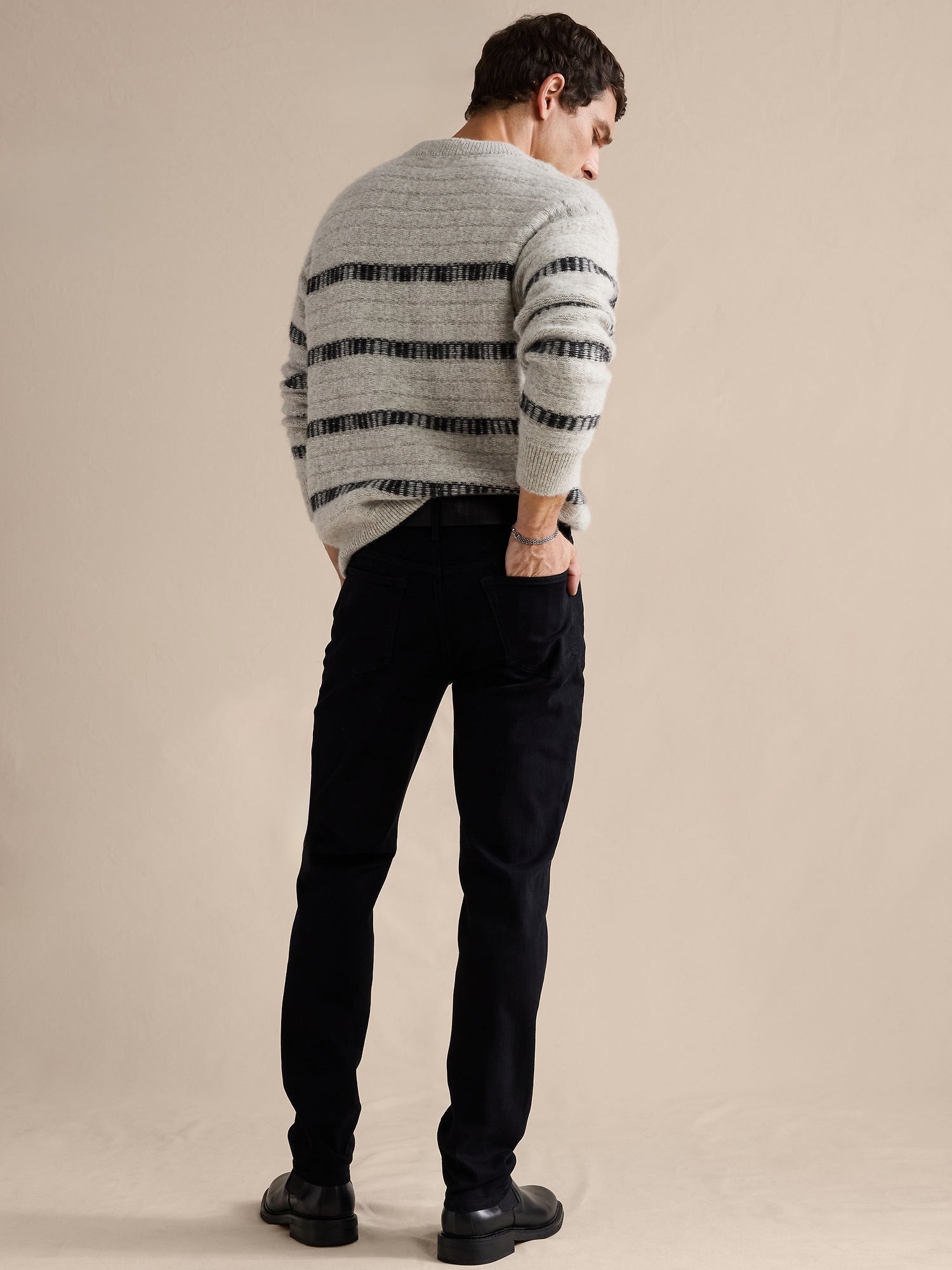 Мужские джинсы Banana Republic Slim Luxe Traveler Jean, цвет: Чёрный — фото 2