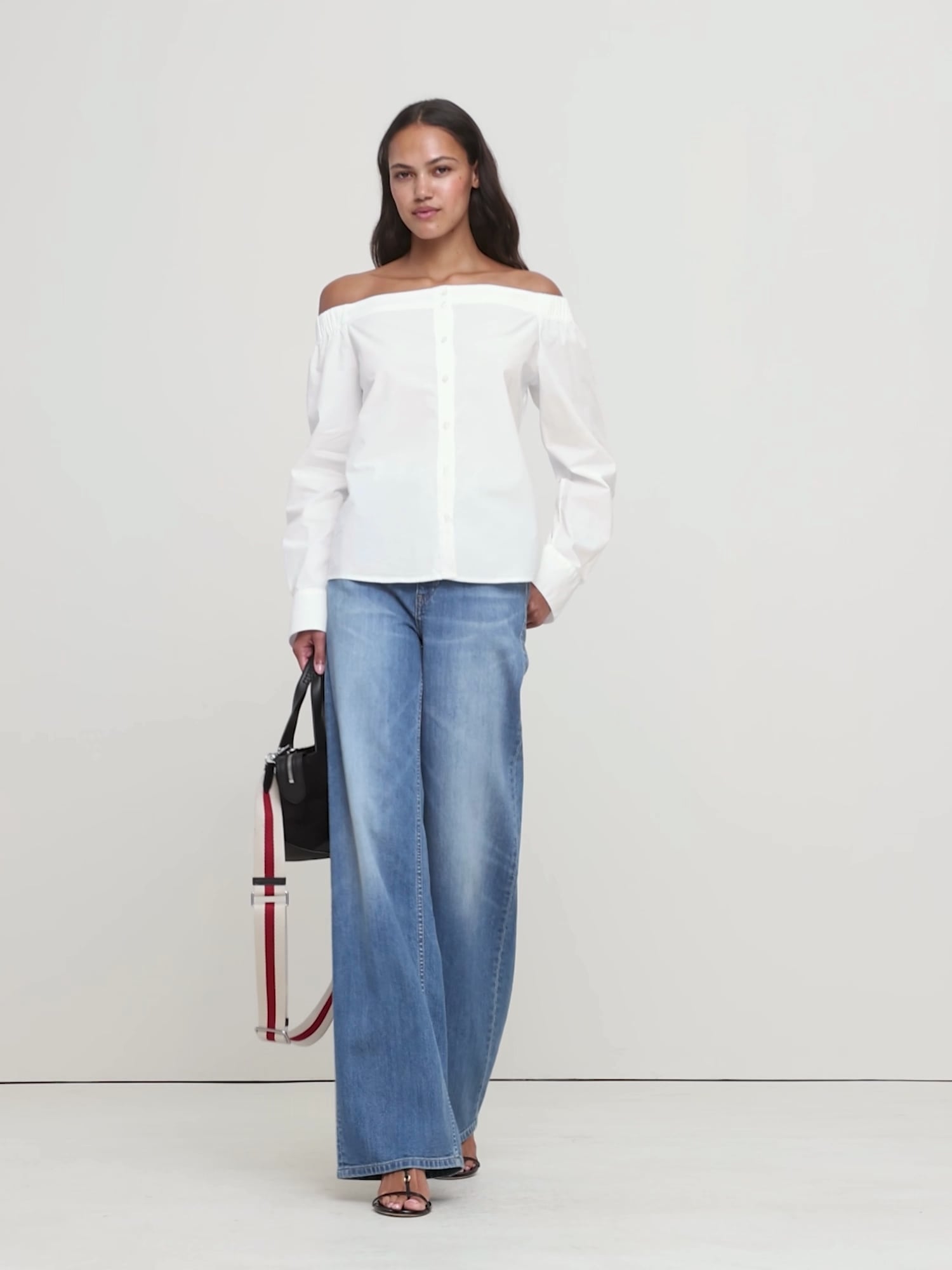 カットソー(長袖/七分) Front Button Airy Off Shoulder Tops Seriously Soft Buttoned Off-The-Shoulder Top