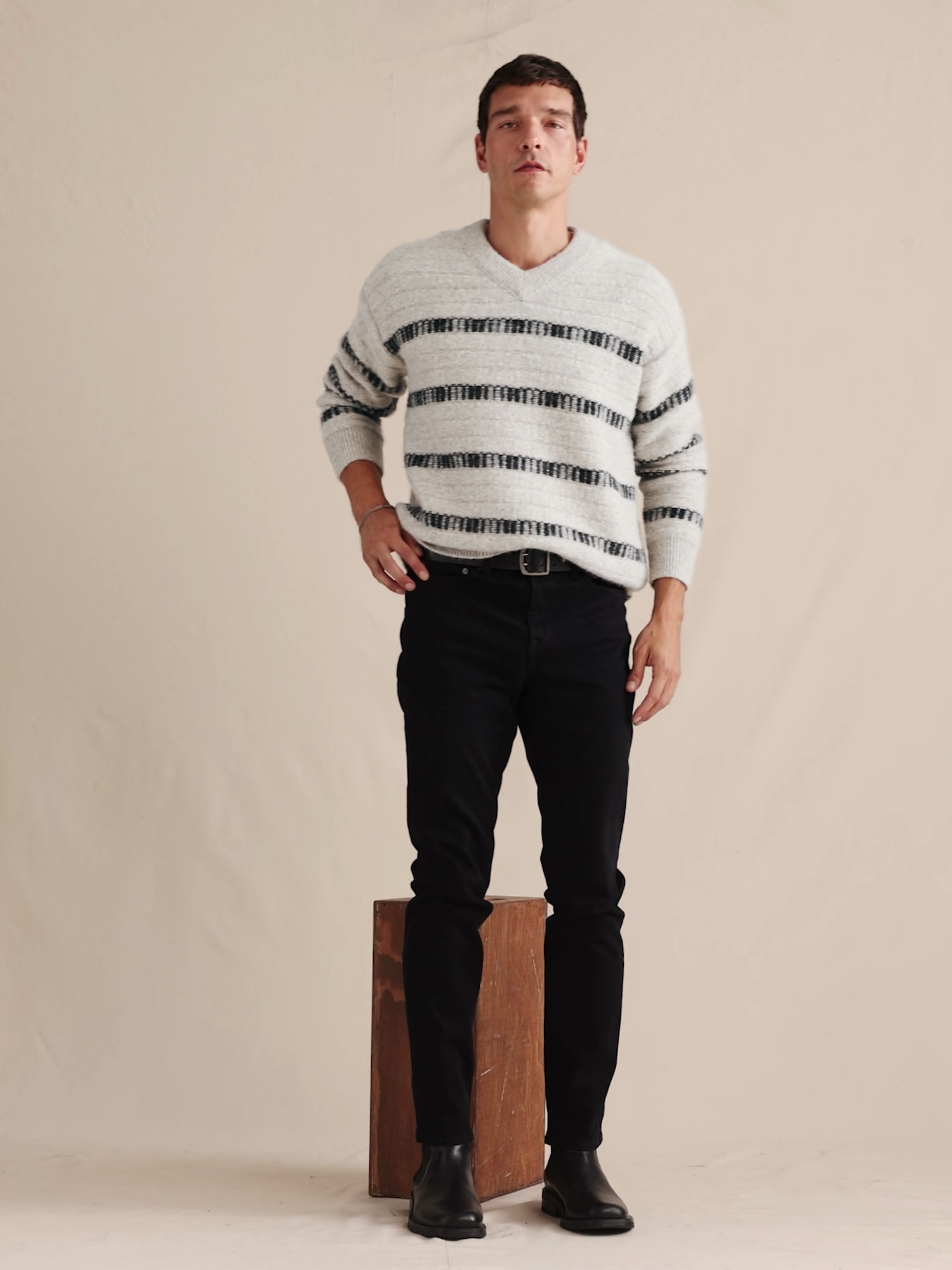 Image number 2 showing, SLIM LUXE TRAVELER JEAN