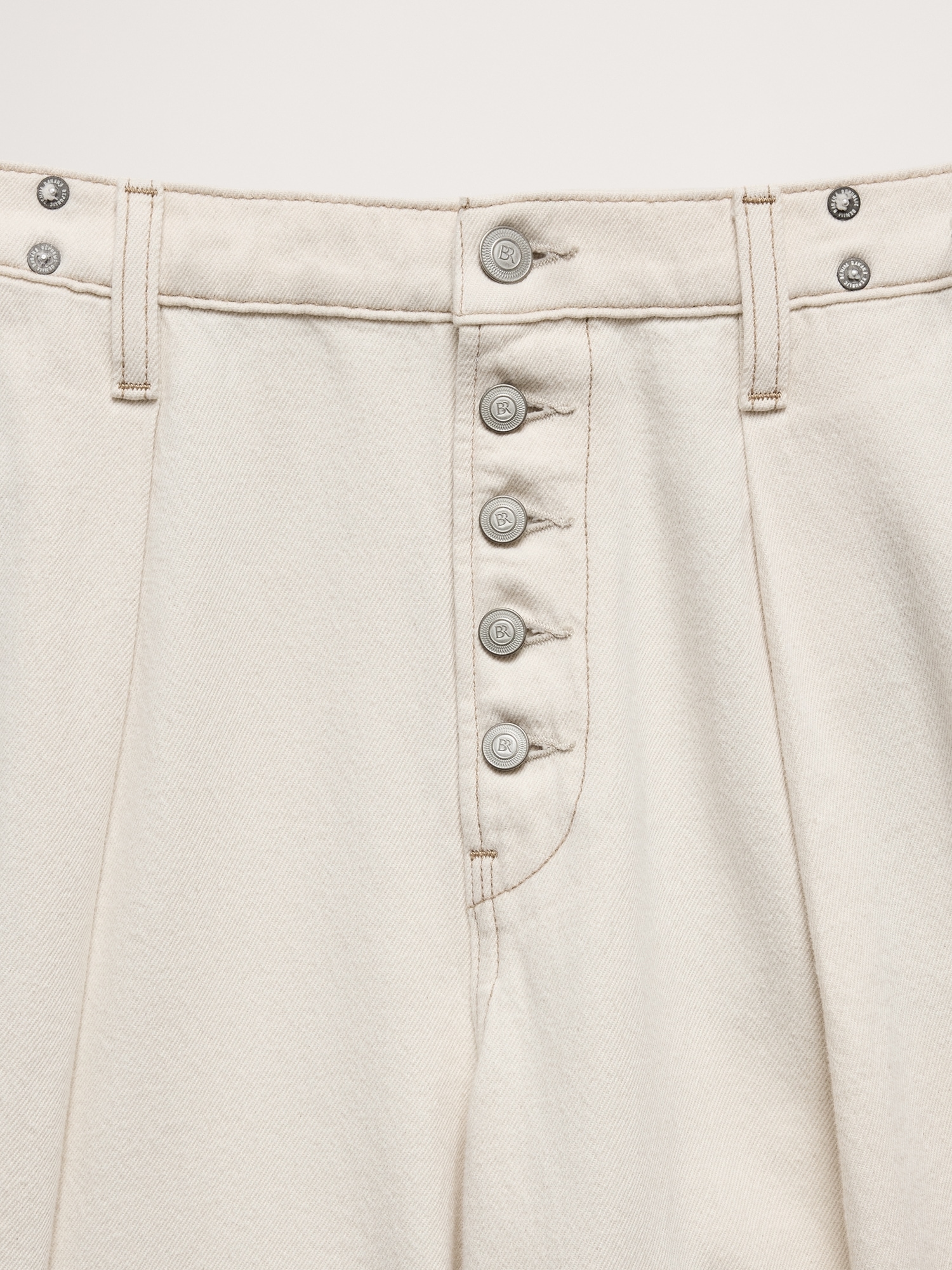 Image number 6 showing, Mid-Rise Loose Pleated Ankle Jean
