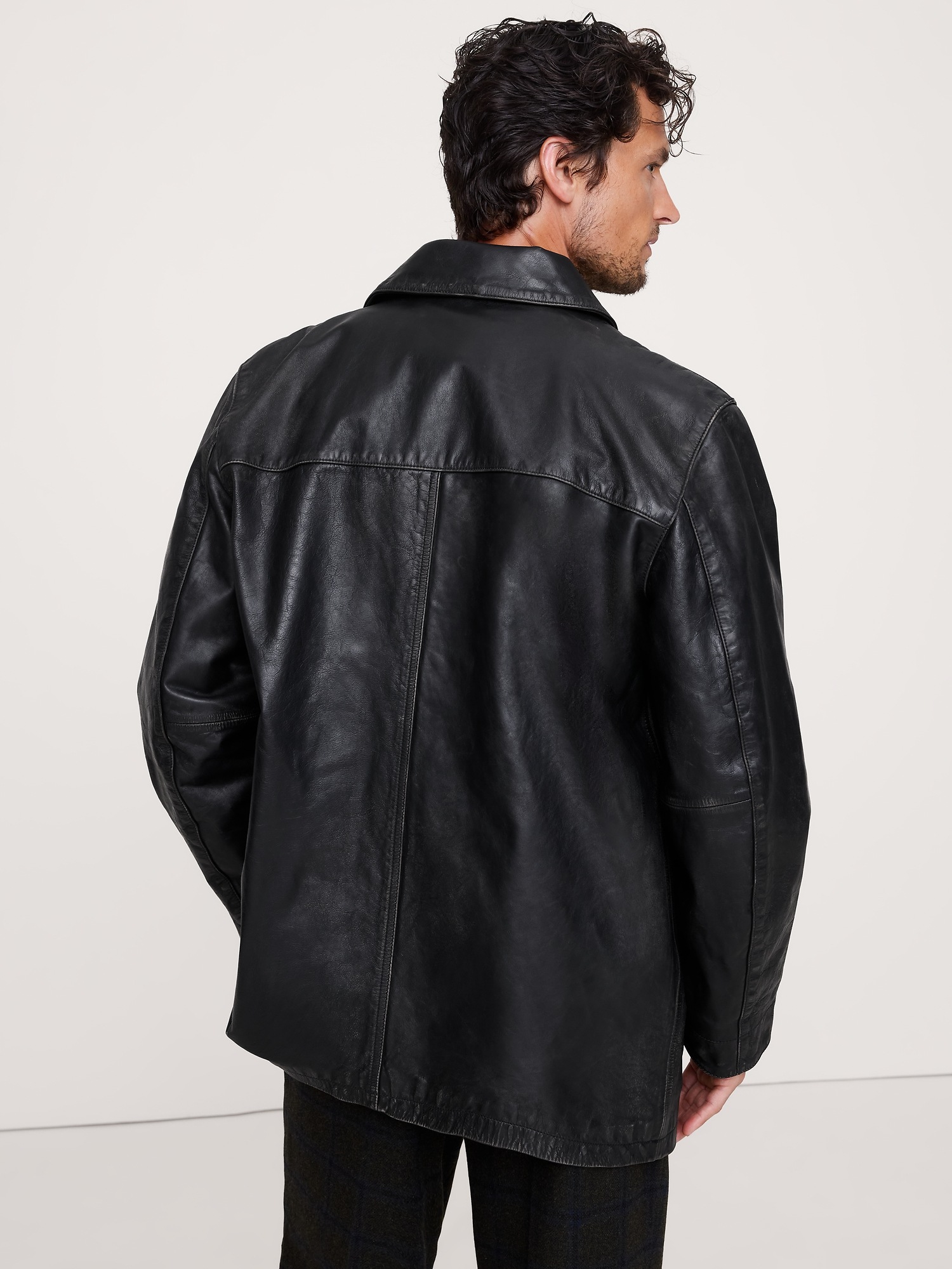 Мужские куртки Banana Republic Relaxed Leather Carcoat, цвет: Чёрный — фото 2