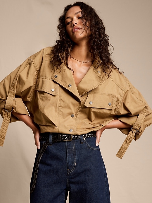 Mid-Rise Barrel Ankle Jean