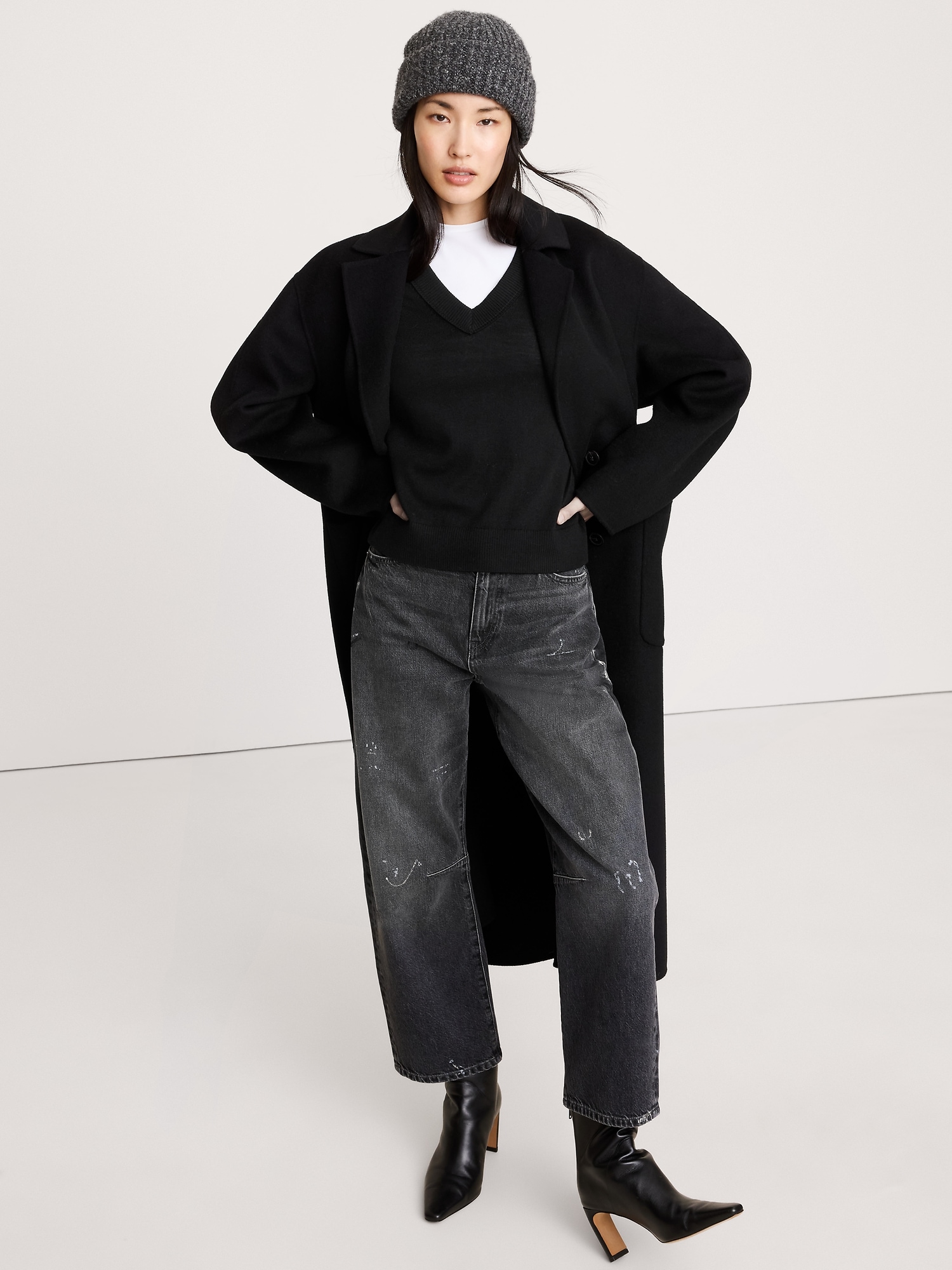 Merino V-Neck Sweater - Black