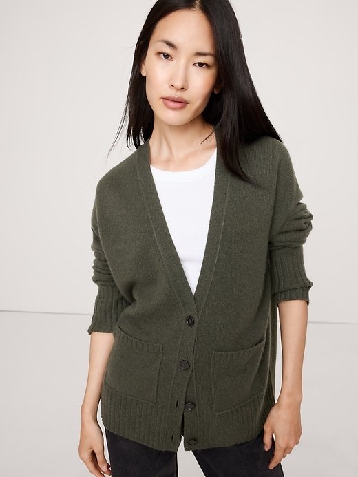 Lightweight Cashmere Low V-Neck Sweater