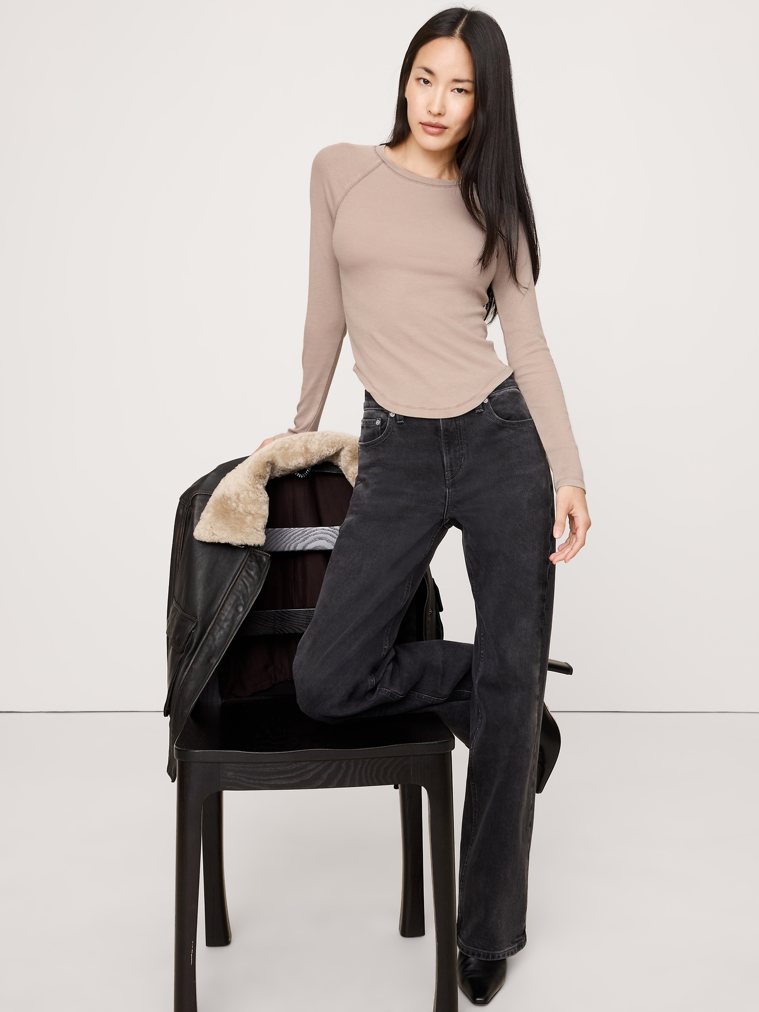 Image number 1 showing, Ribbed Curved-Hem T-Shirt