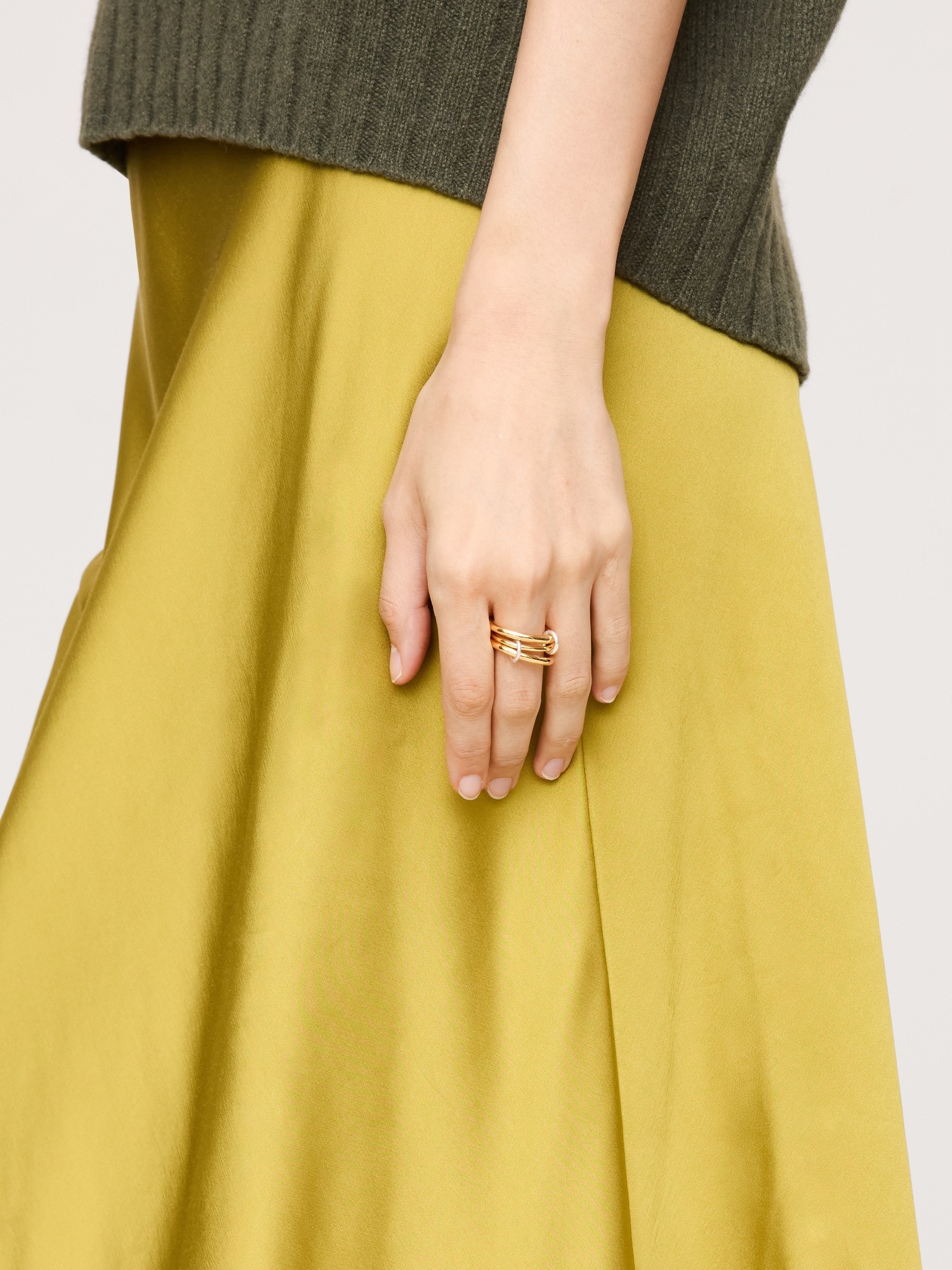 Женские украшения Banana Republic Pierced Ring, цвет: Серебристый / Золотой — фото 2
