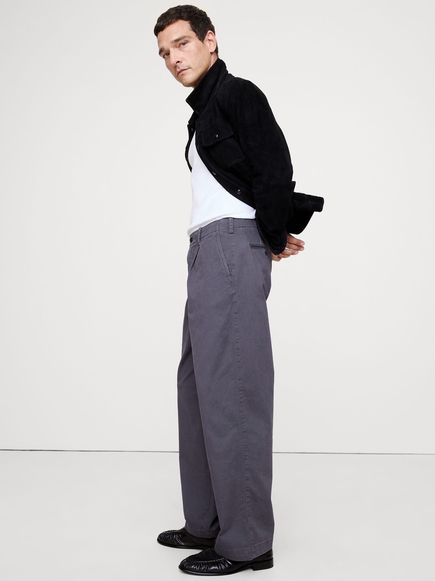 Image number 6 showing, LOOSE LIGHTWEIGHT COTTON PLEATED CHINO