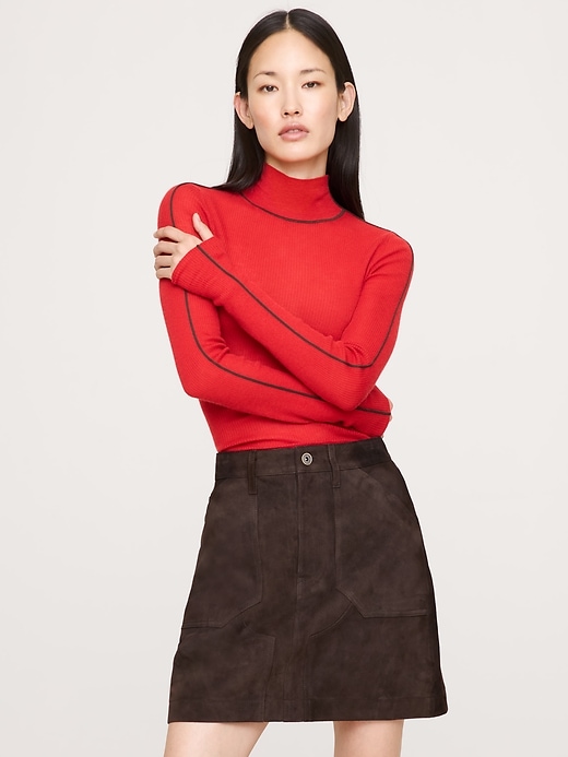 Lightweight Cashmere Low V-Neck Sweater