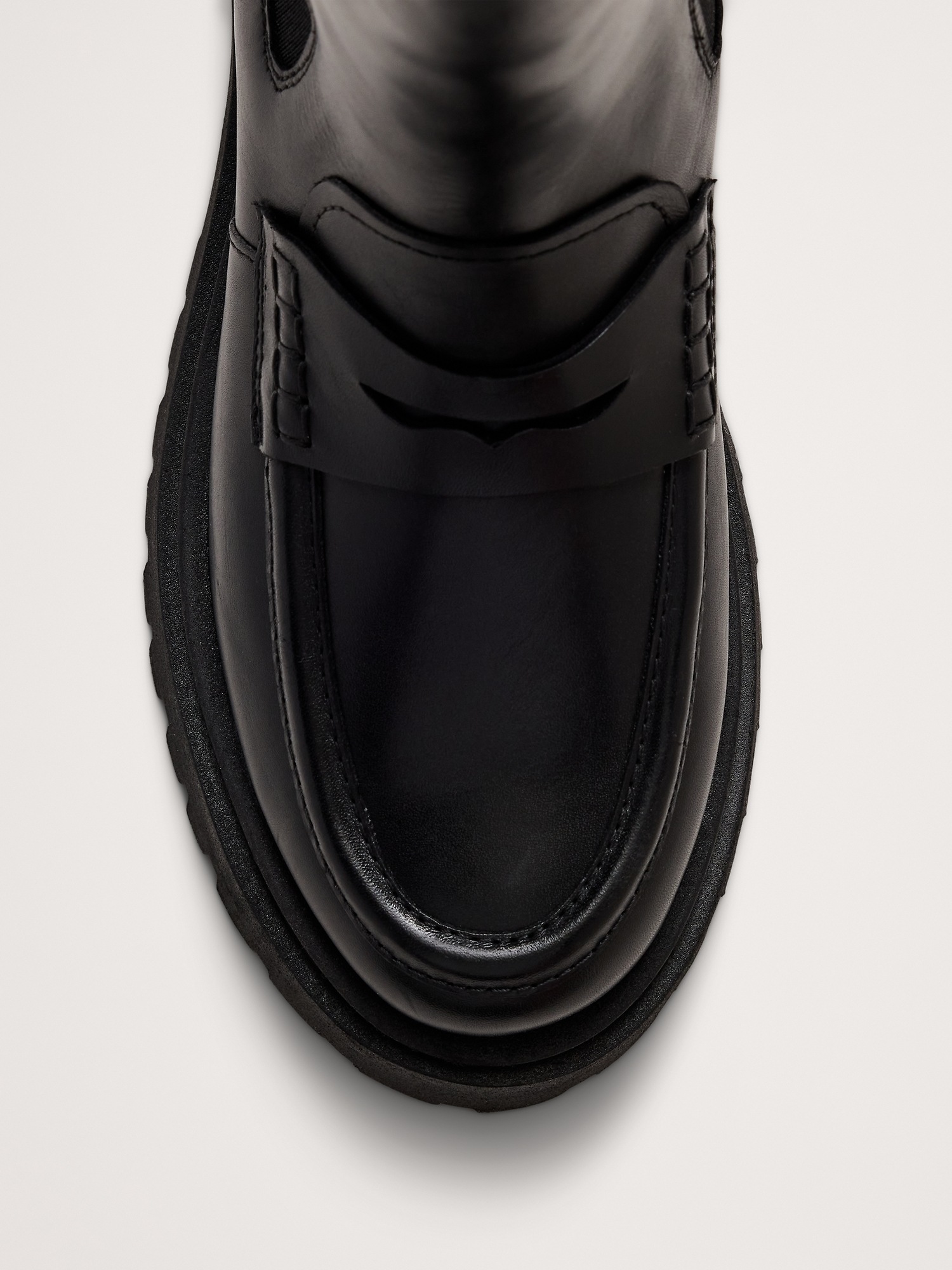 Женские ботинки Banana Republic Italian Leather Penny Chelsea Boot, цвет: Чёрный кожаный — фото 5