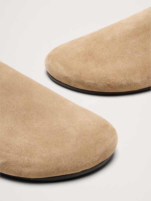 Leather Essential Clog | Banana Republic display picture 2