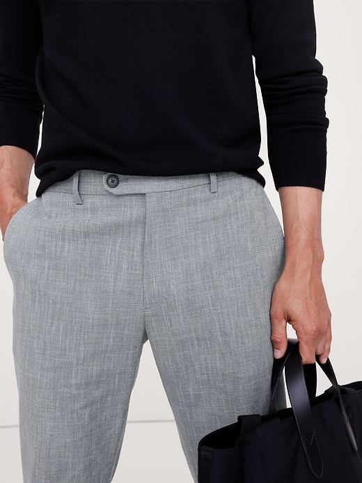Slim Wrinkle-Resistant Dress Pant