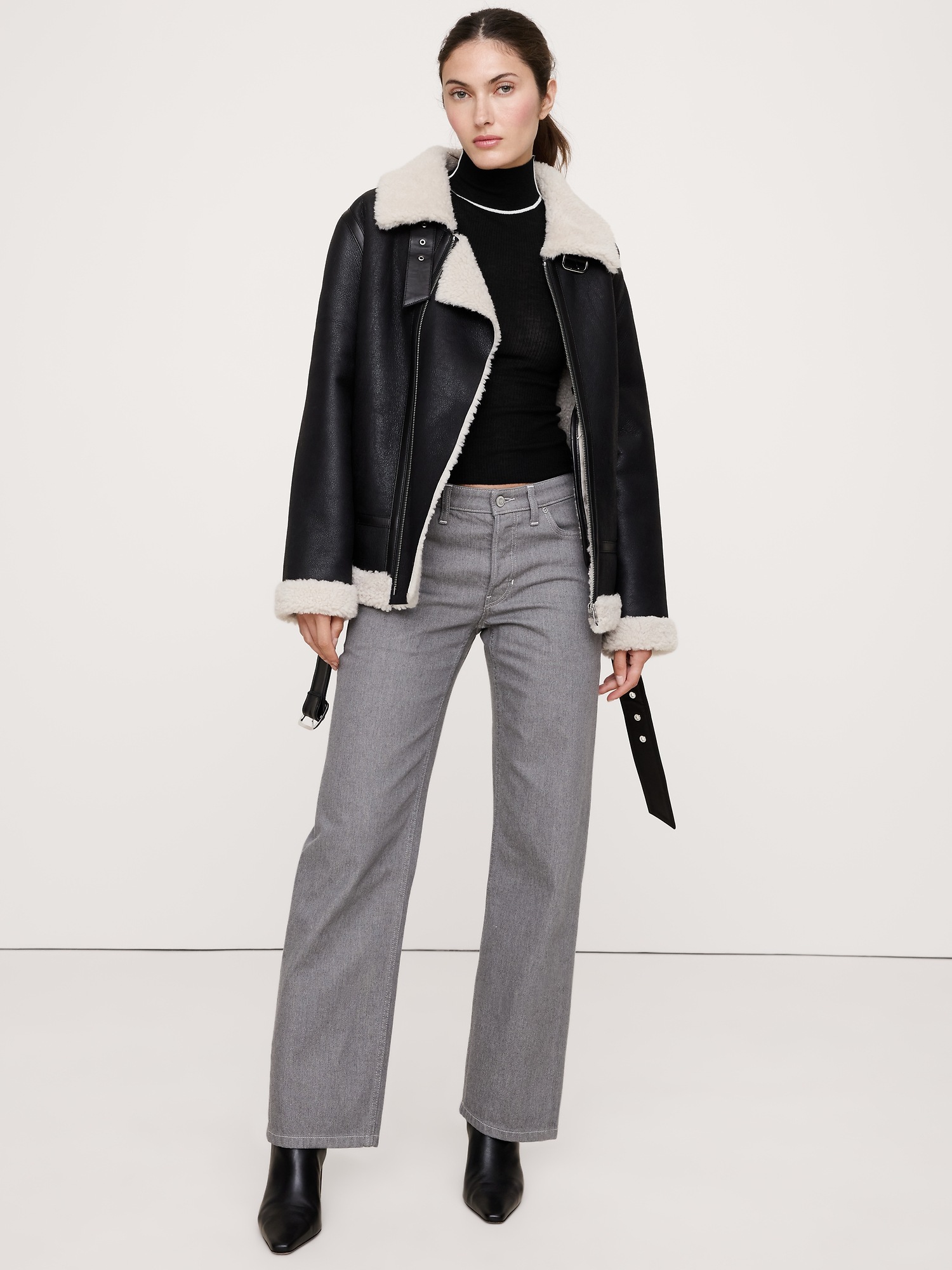 Женские свитеры Banana Republic Featherweight Cashmere Turtleneck, цвет: Чёрный — фото 3