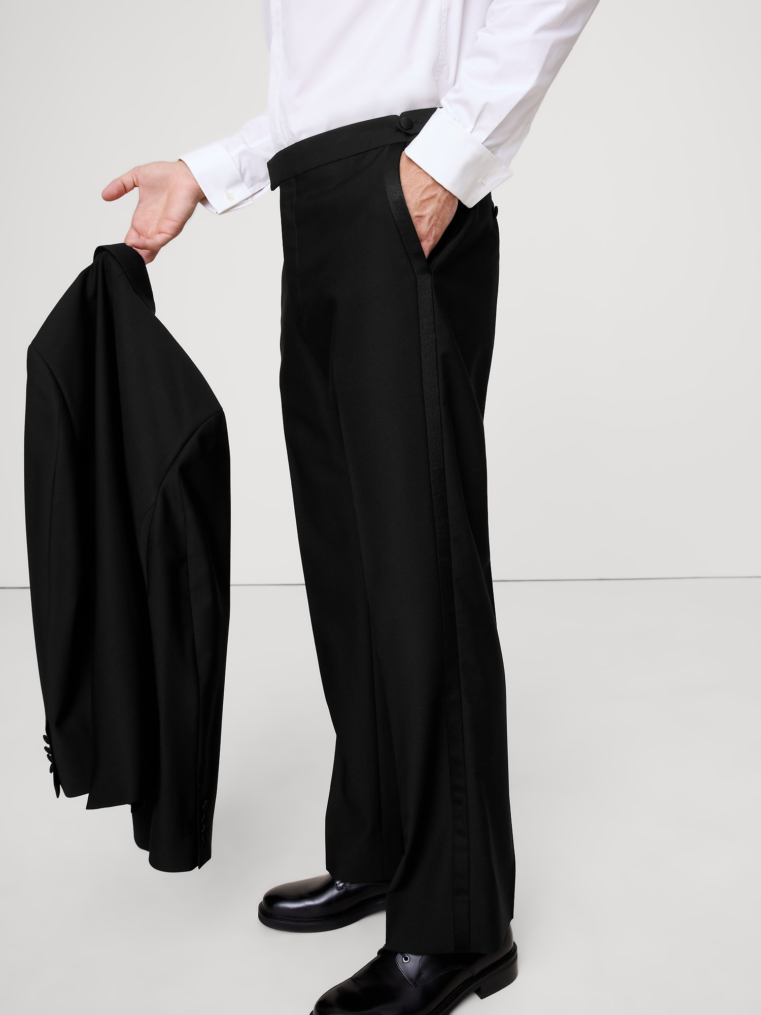 Мужские брюки Banana Republic Straight Italian Barathea Tuxedo Pant, цвет: Чёрный — фото 4