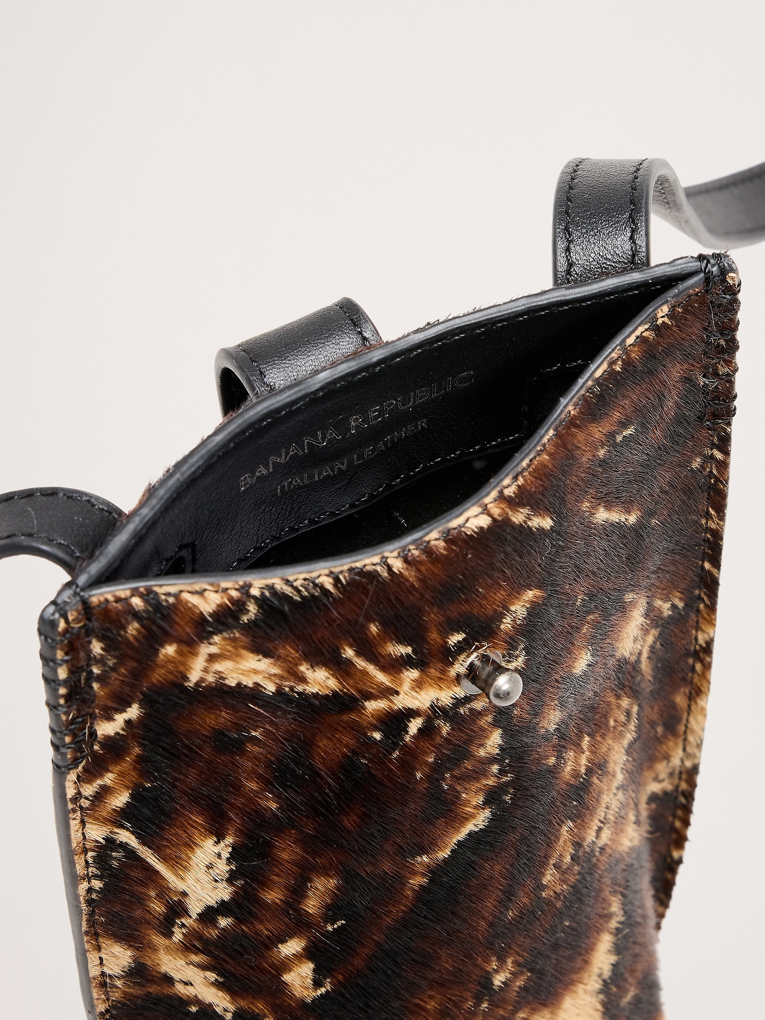 Image number 5 showing, Italian Leather Crossbody Pouch