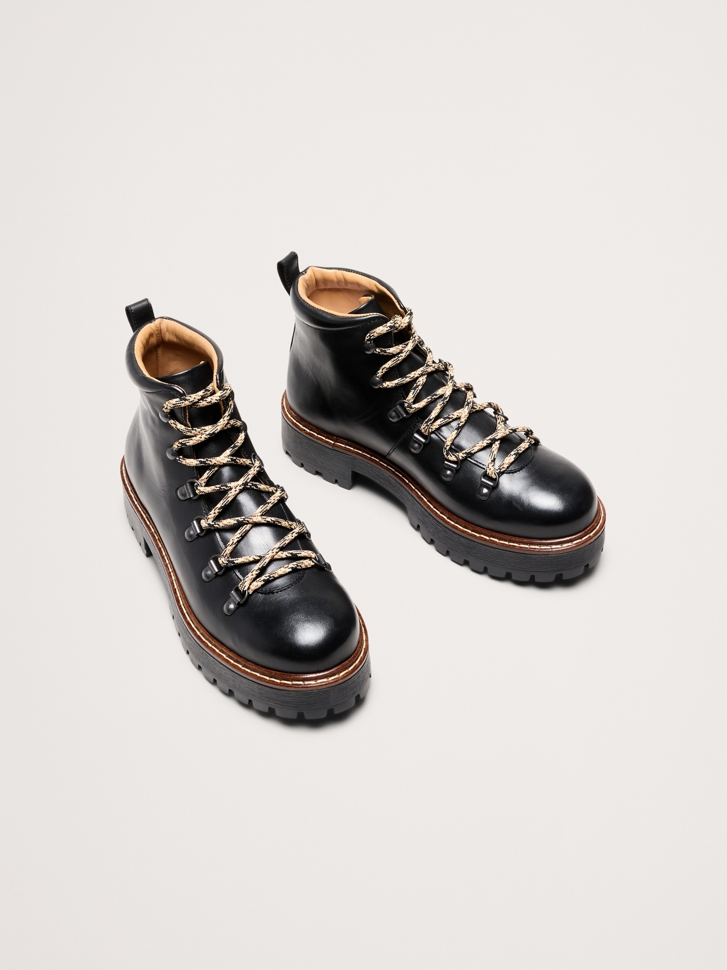 Женские ботинки Banana Republic Italian Leather Alpine Boot, цвет: Чёрный кожаный — фото 3