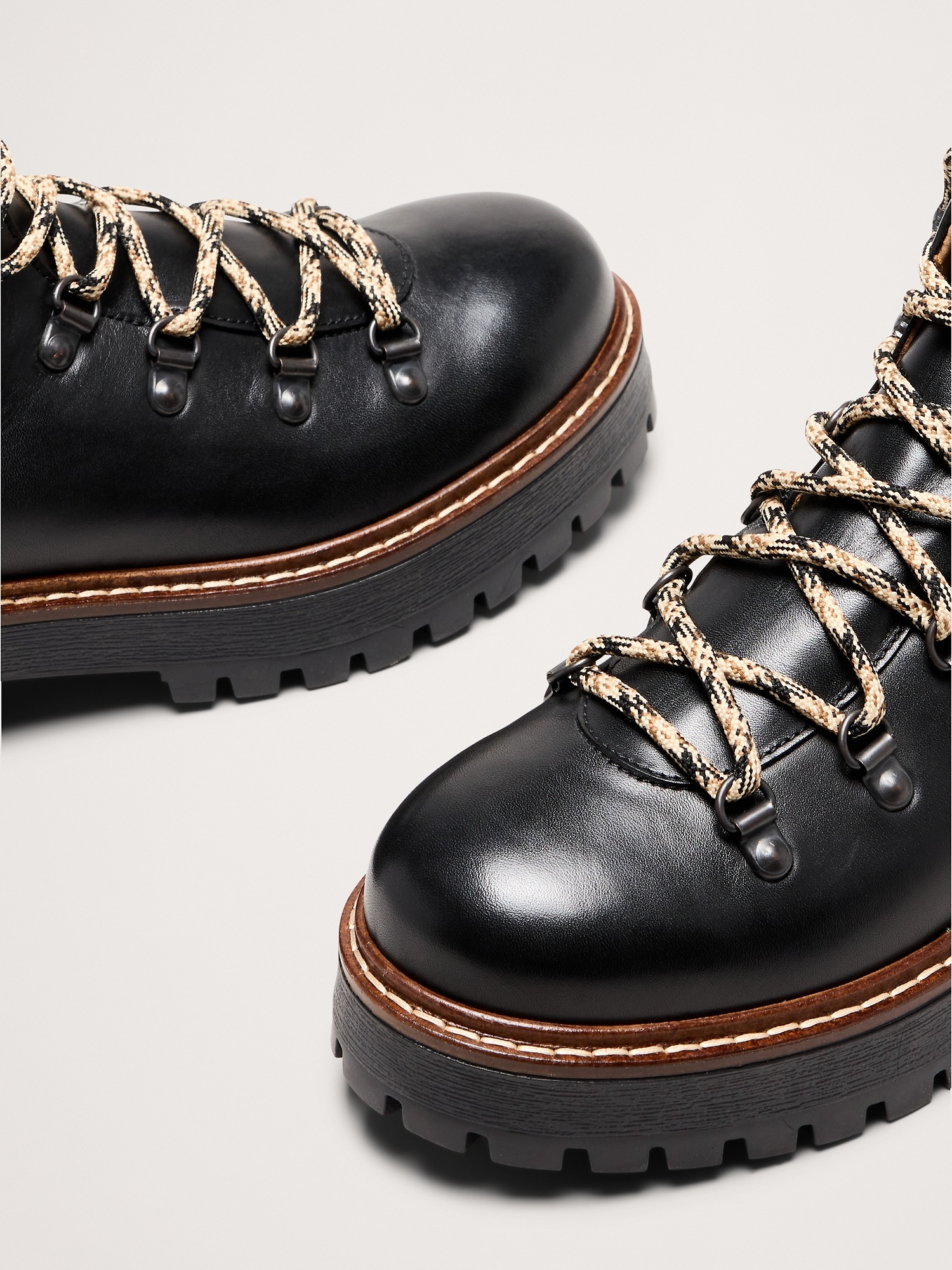 Женские ботинки Banana Republic Italian Leather Alpine Boot, цвет: Чёрный кожаный — фото 6
