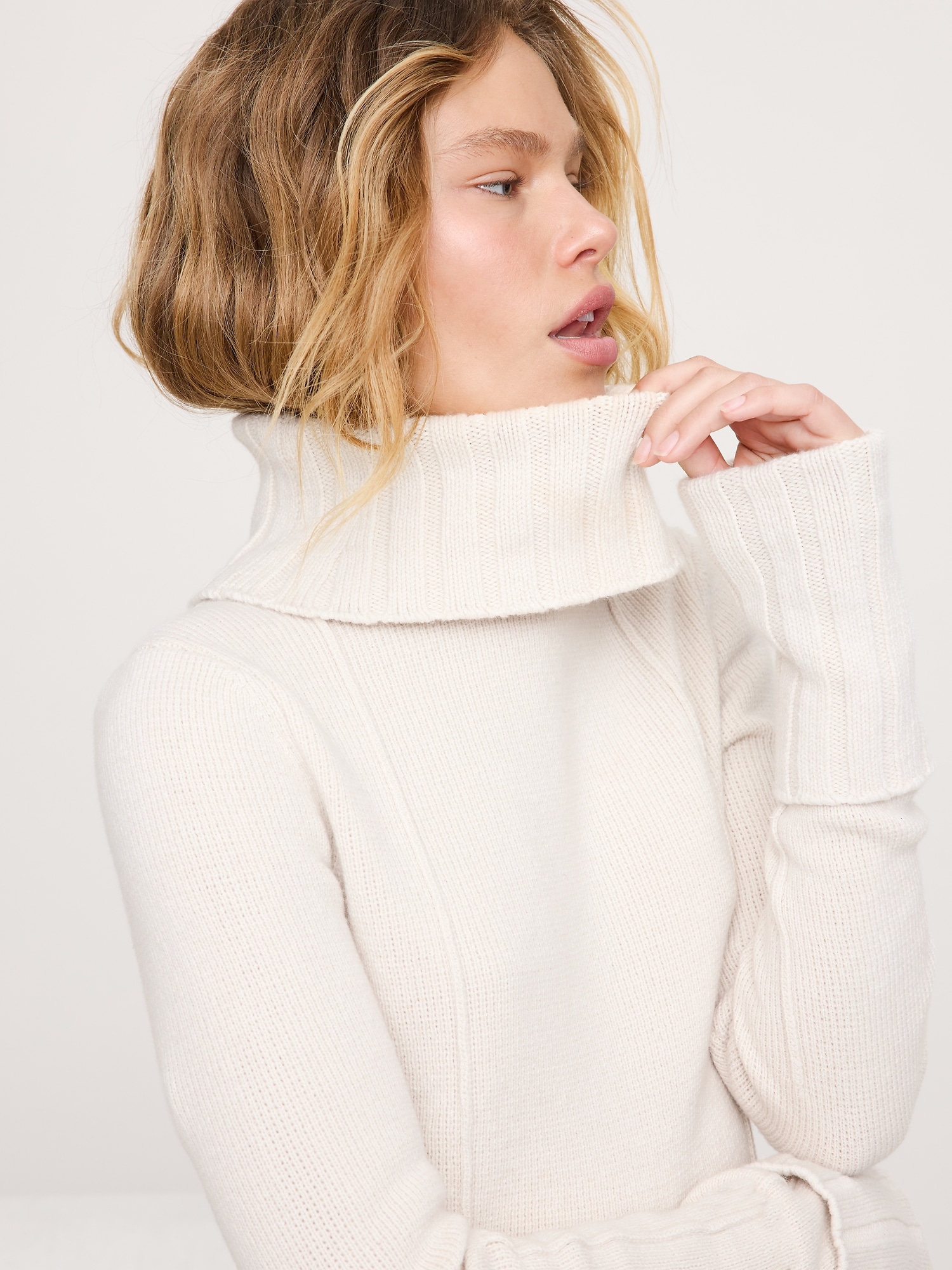 Image number 3 showing, Merino-Cotton Turtleneck Sweater