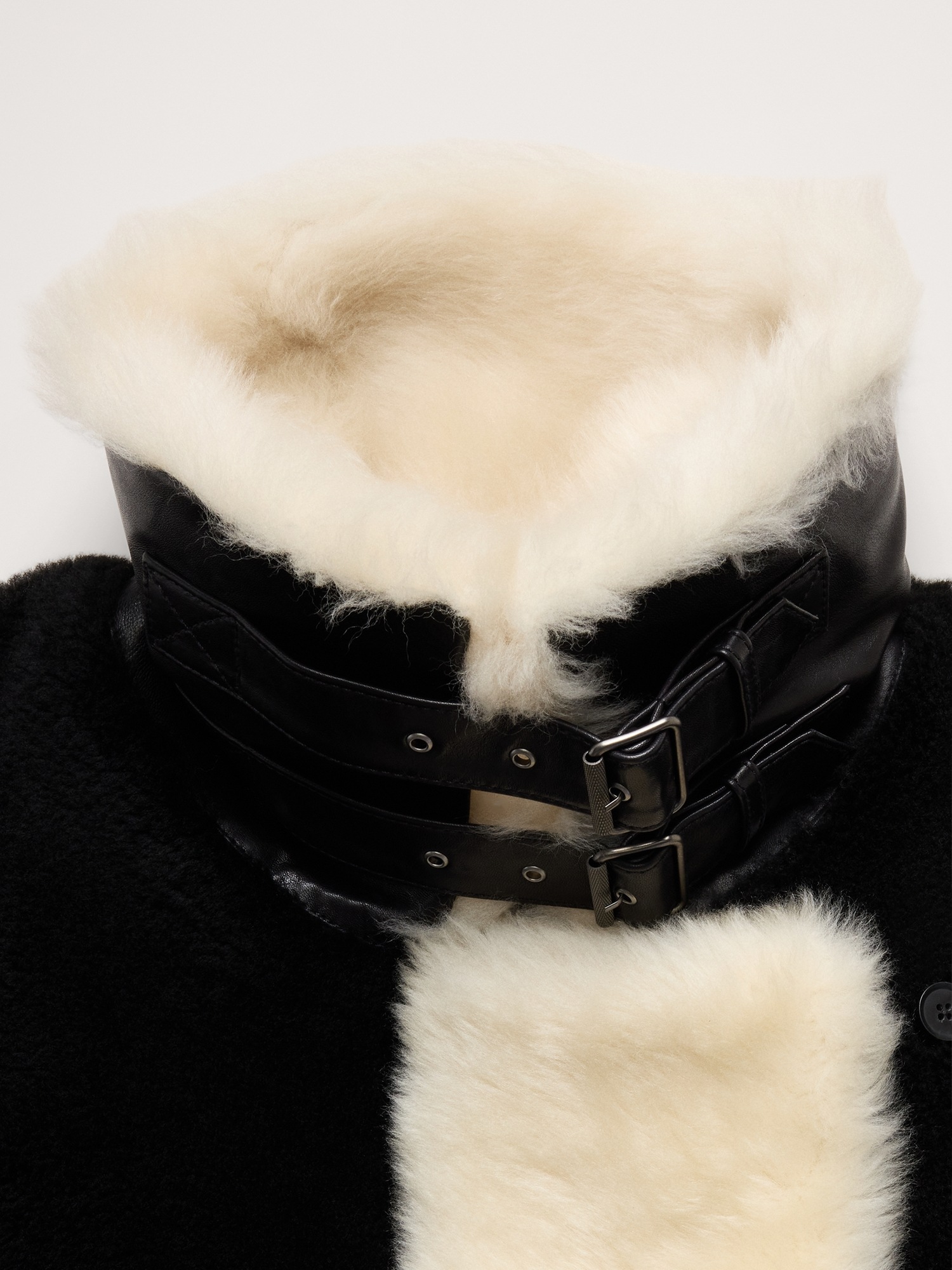 Женская куртка Banana Republic Shearling, цвет: Чёрный / Белый — фото 5