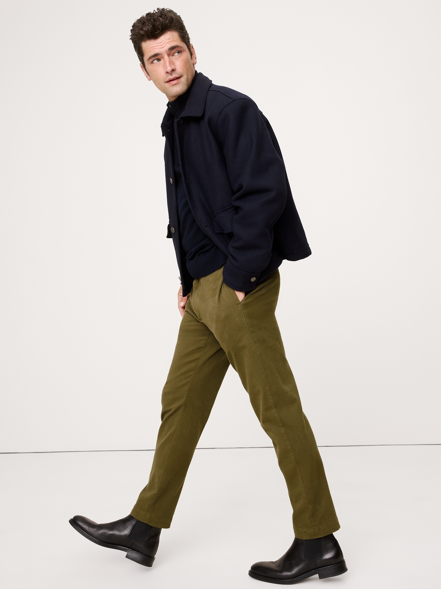 Slim Brushed Traveler Chino - Trailhead Green