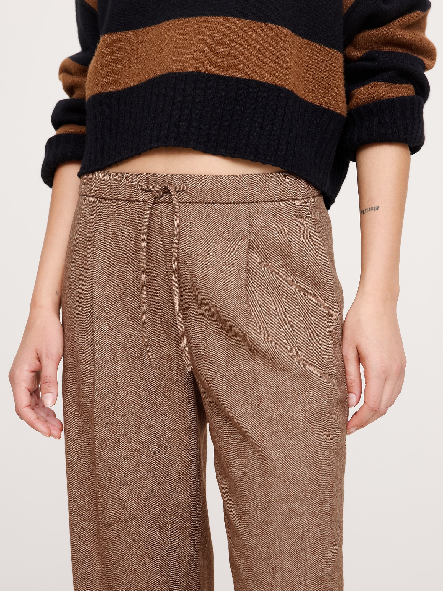 Image number 3 showing, Mid-Rise Wide-Leg Flannel Drawstring Pant