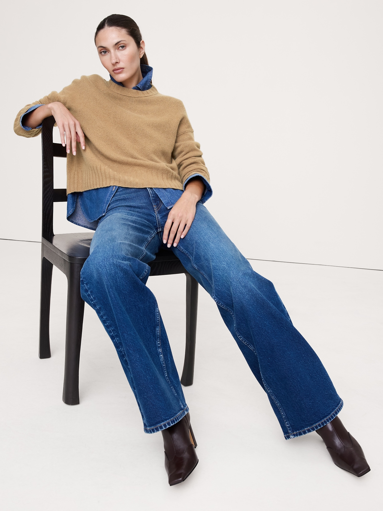 Midweight Cashmere Crew-Neck Sweater - Camel